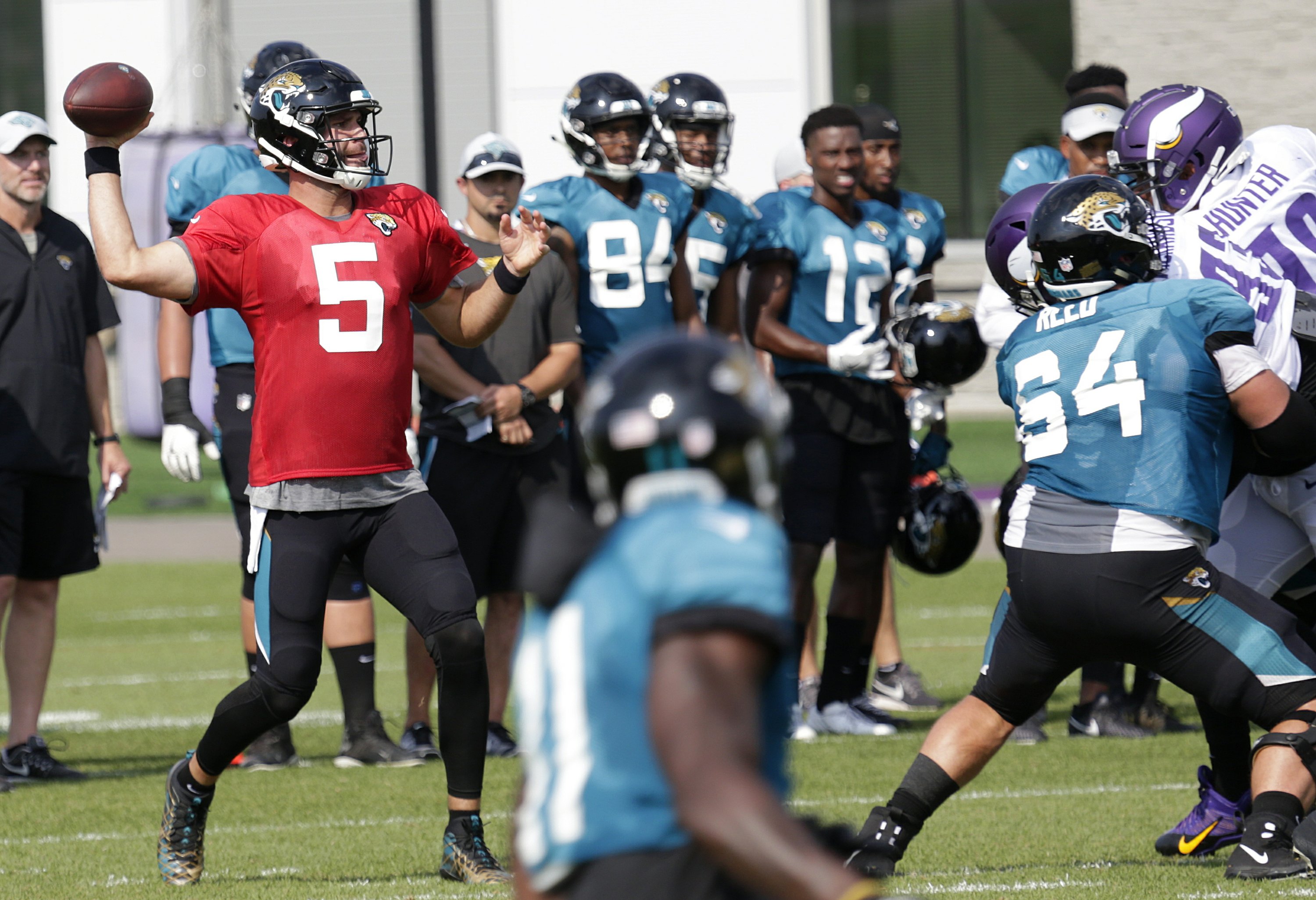 Defenses steal the show in JaguarsVikings practices AP News