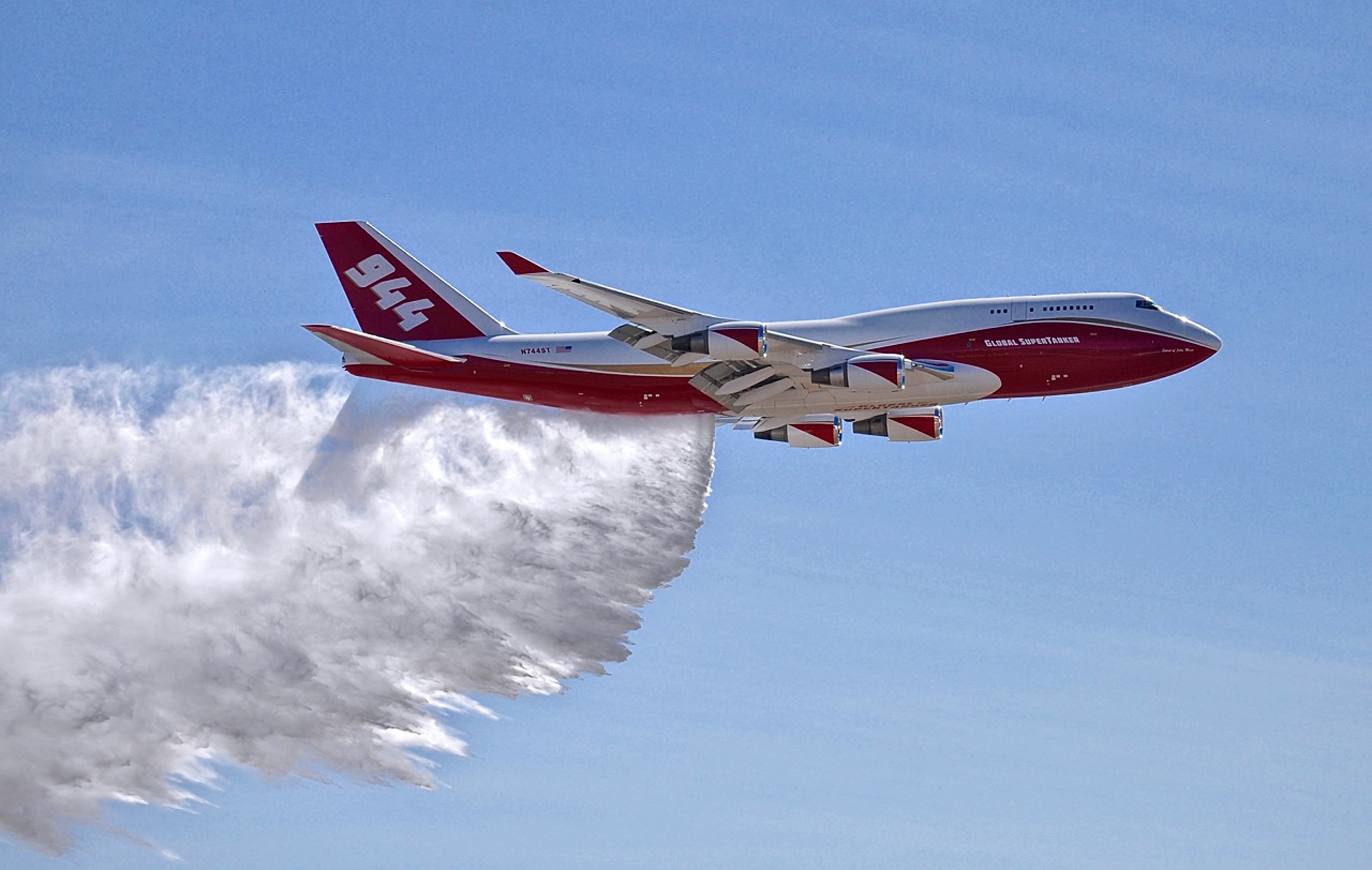 Техники самолетов. Boeing 747 Supertanker. Boeing 747 Global Supertanker. Пожарный Boeing 747. Пожарный самолет Боинг 747 Супертанкер.