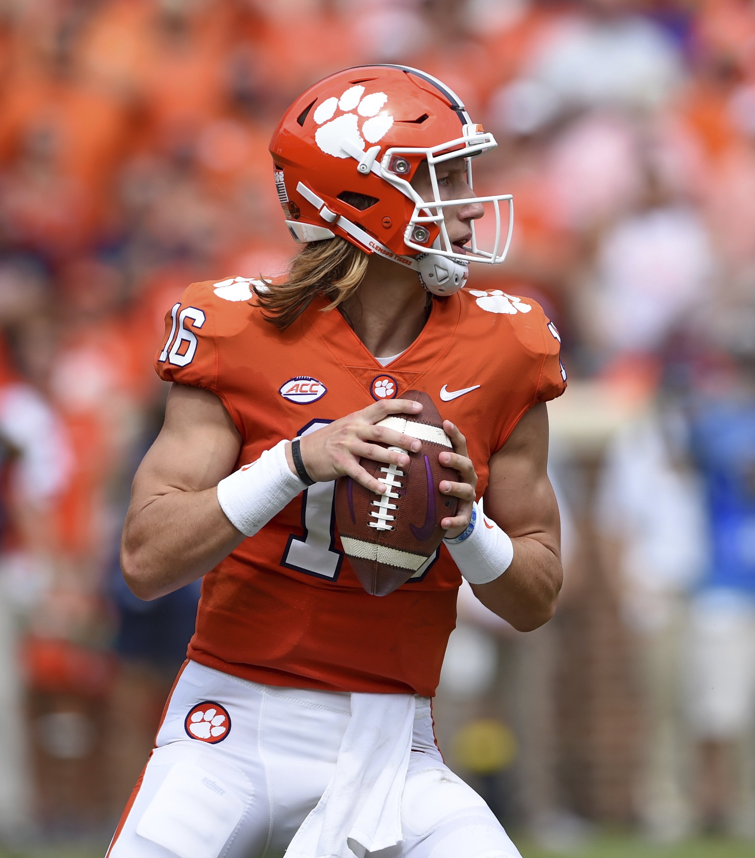 Swinney Clemson Qb Lawrence Will Play At Wake Forest