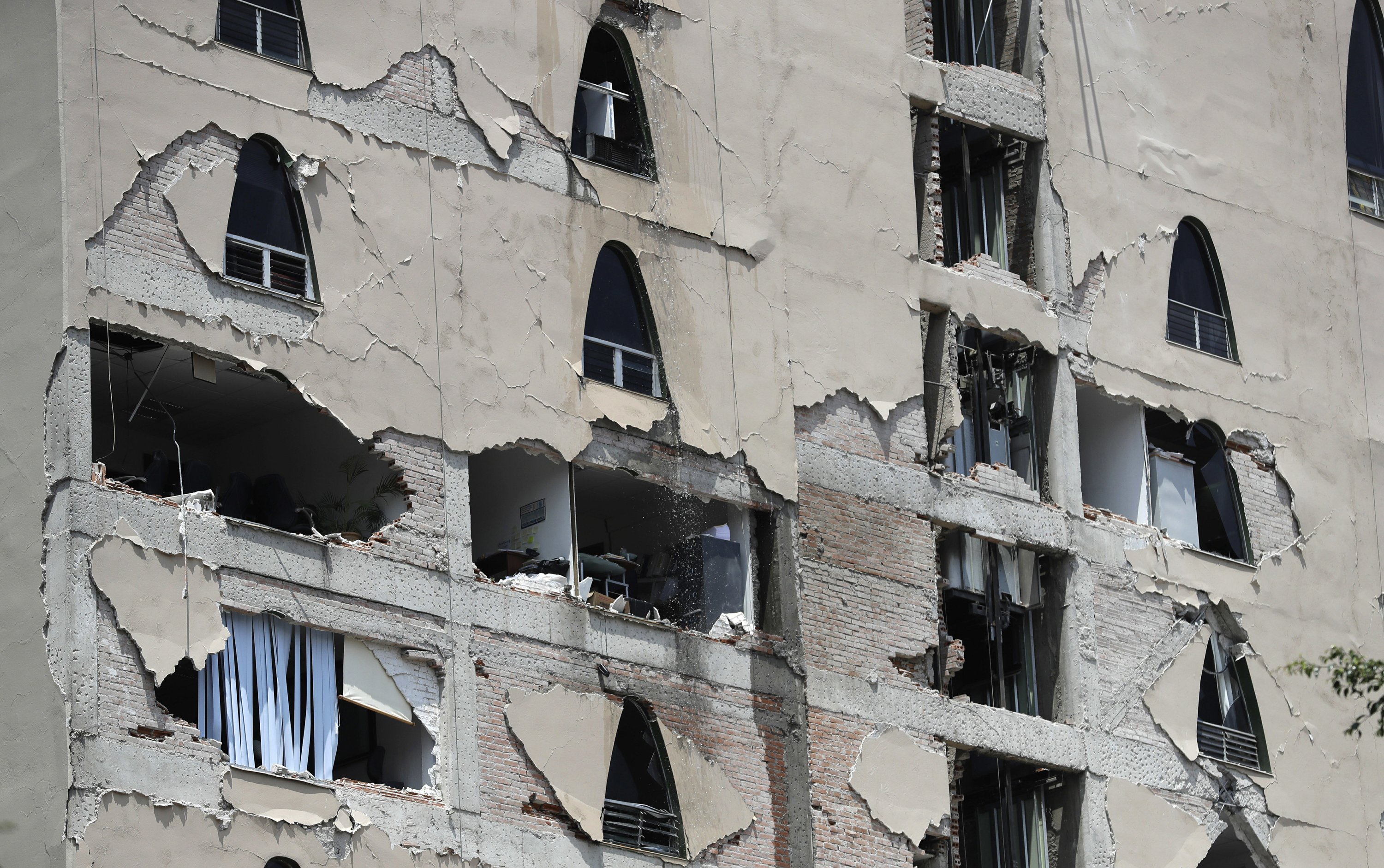 7.1 magnitude quake kills 44 as buildings collapse in Mexico