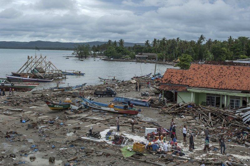 The Latest Indonesia Tsunami Death Toll Climbs To 373