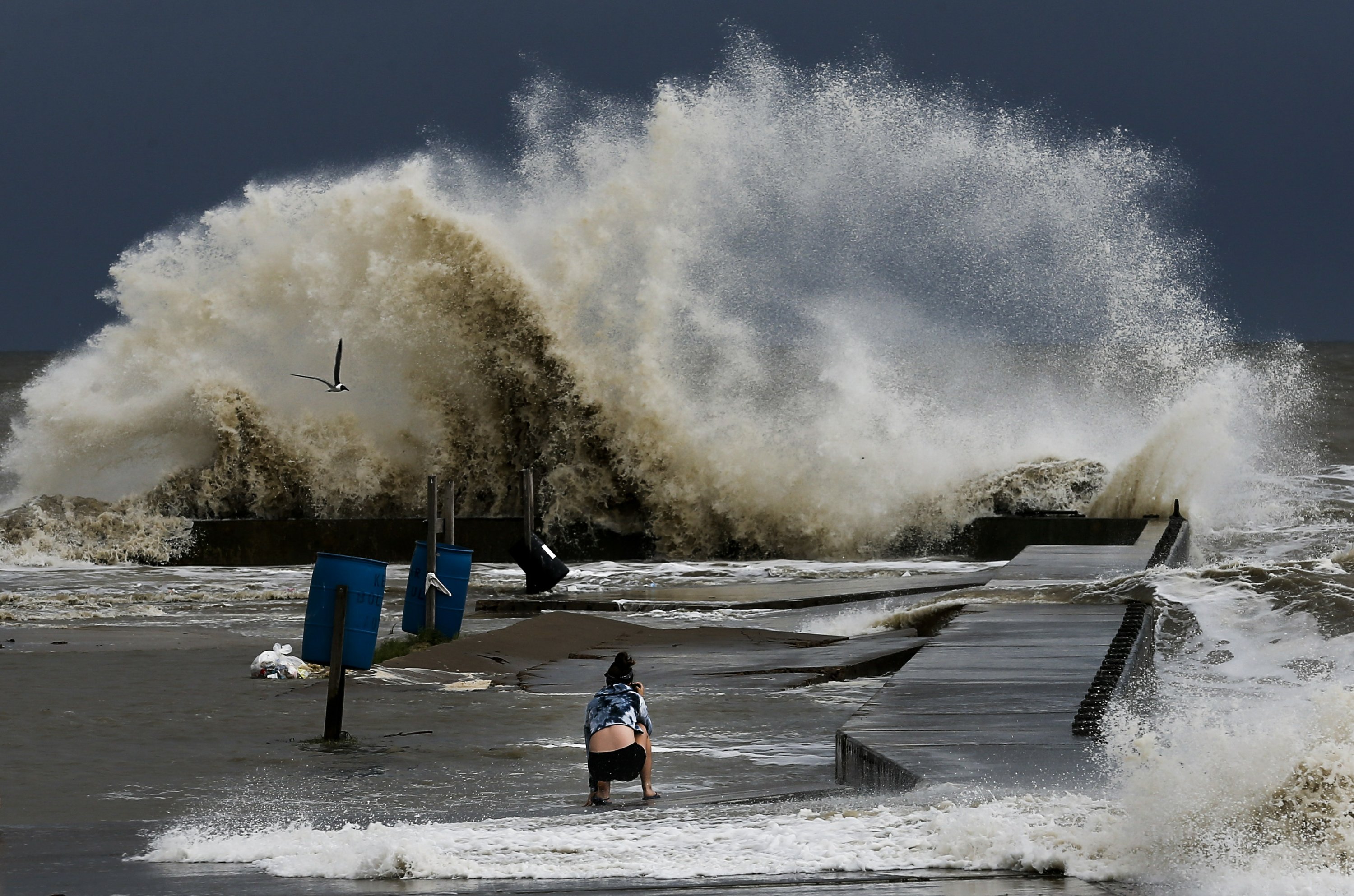 Шторм в декабре. Tropical Storm. Мальдивы Тайфун. Водные стихийные бедствия. Стихийные бедствия ветер.