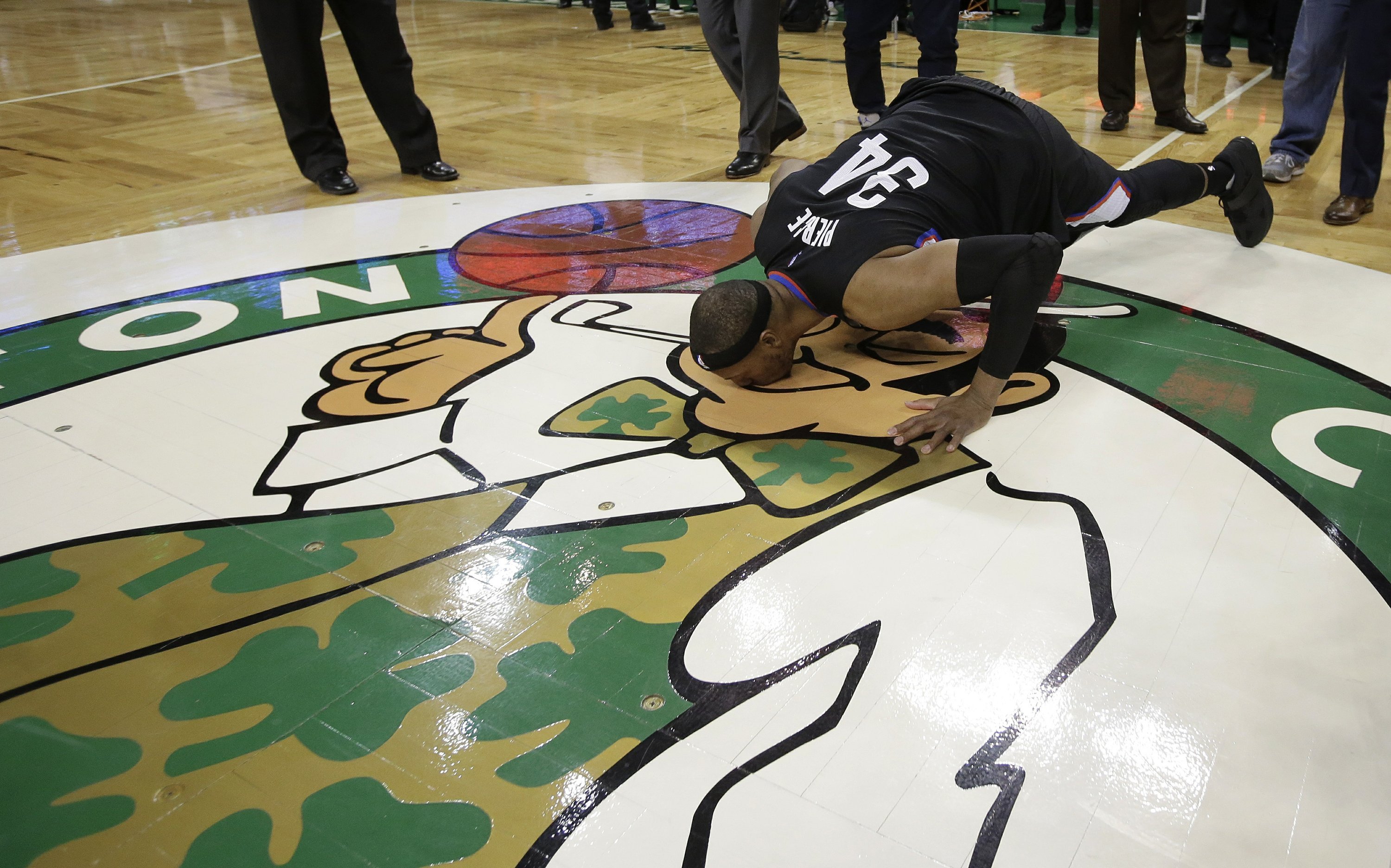 Clippers Paul Pierce Starts In Emotional Boston Farewell