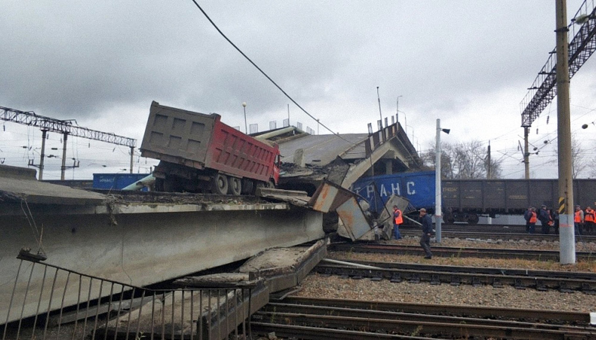 Bridge collapse halts traffic on Trans-Siberia Railway | AP News