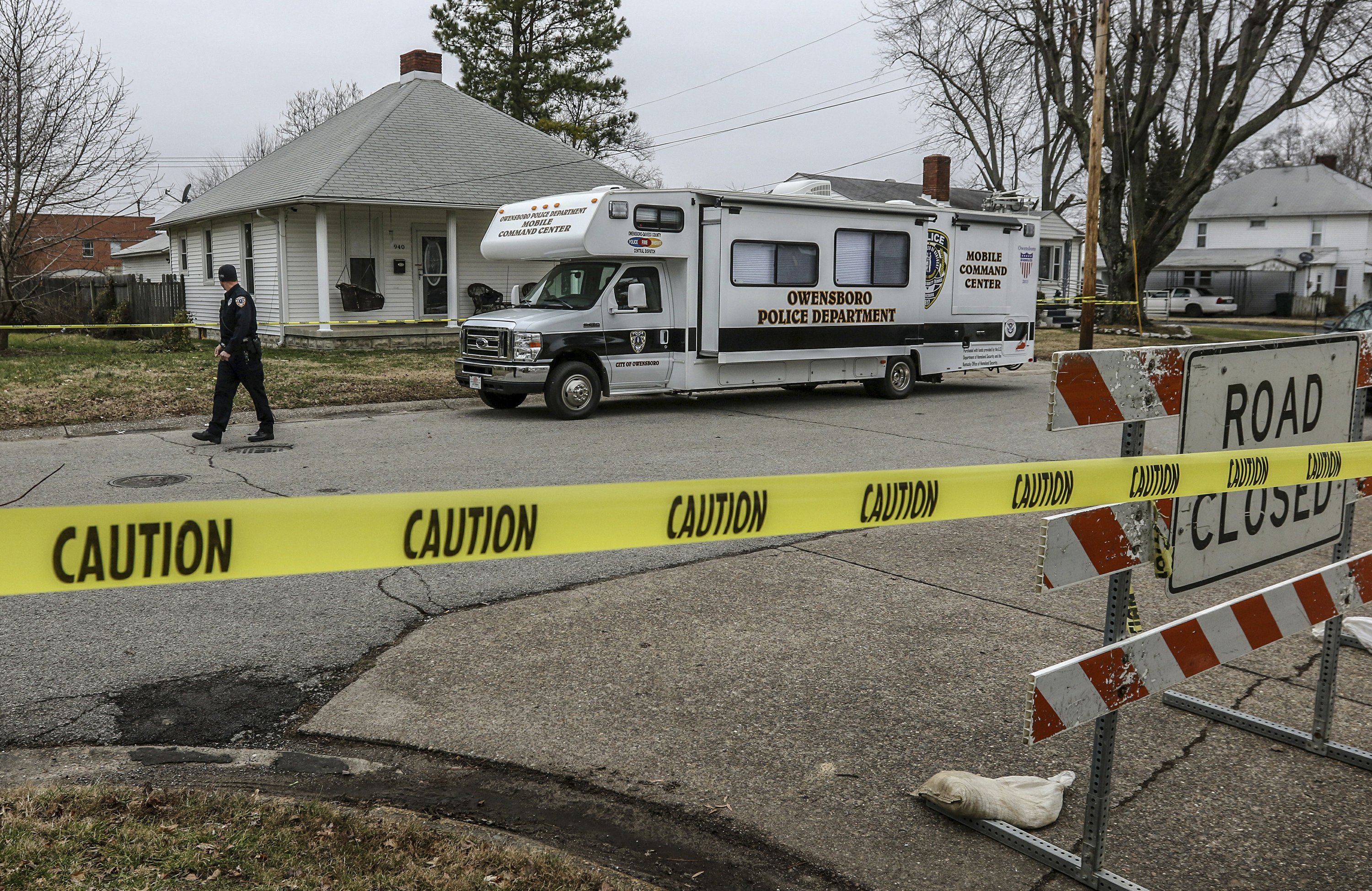 Police make 2 arrests in triple slaying in Kentucky | AP News