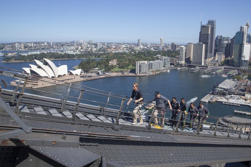 Enrique Iza Bandera De Juegos Invictus Sobre Bahia De Sydney