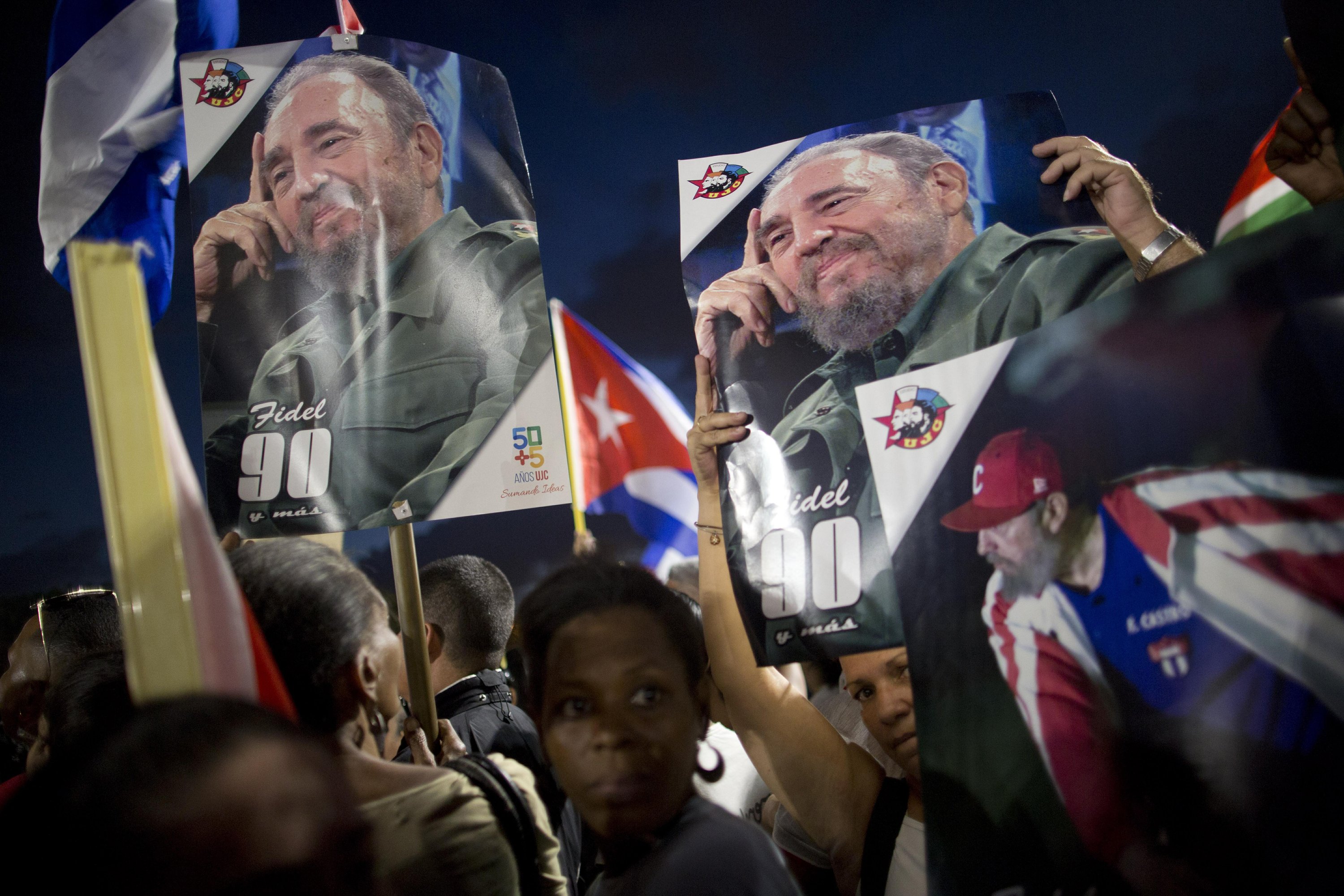 Raul Castro, regional leaders honor Fidel Castro at rally