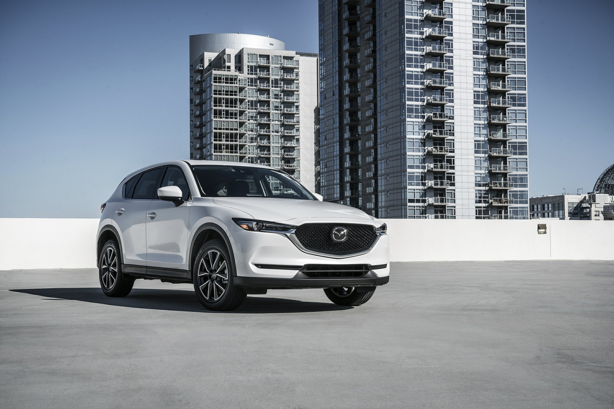 Edmunds How The Mazda Cx 5 And Chevy Equinox Compare