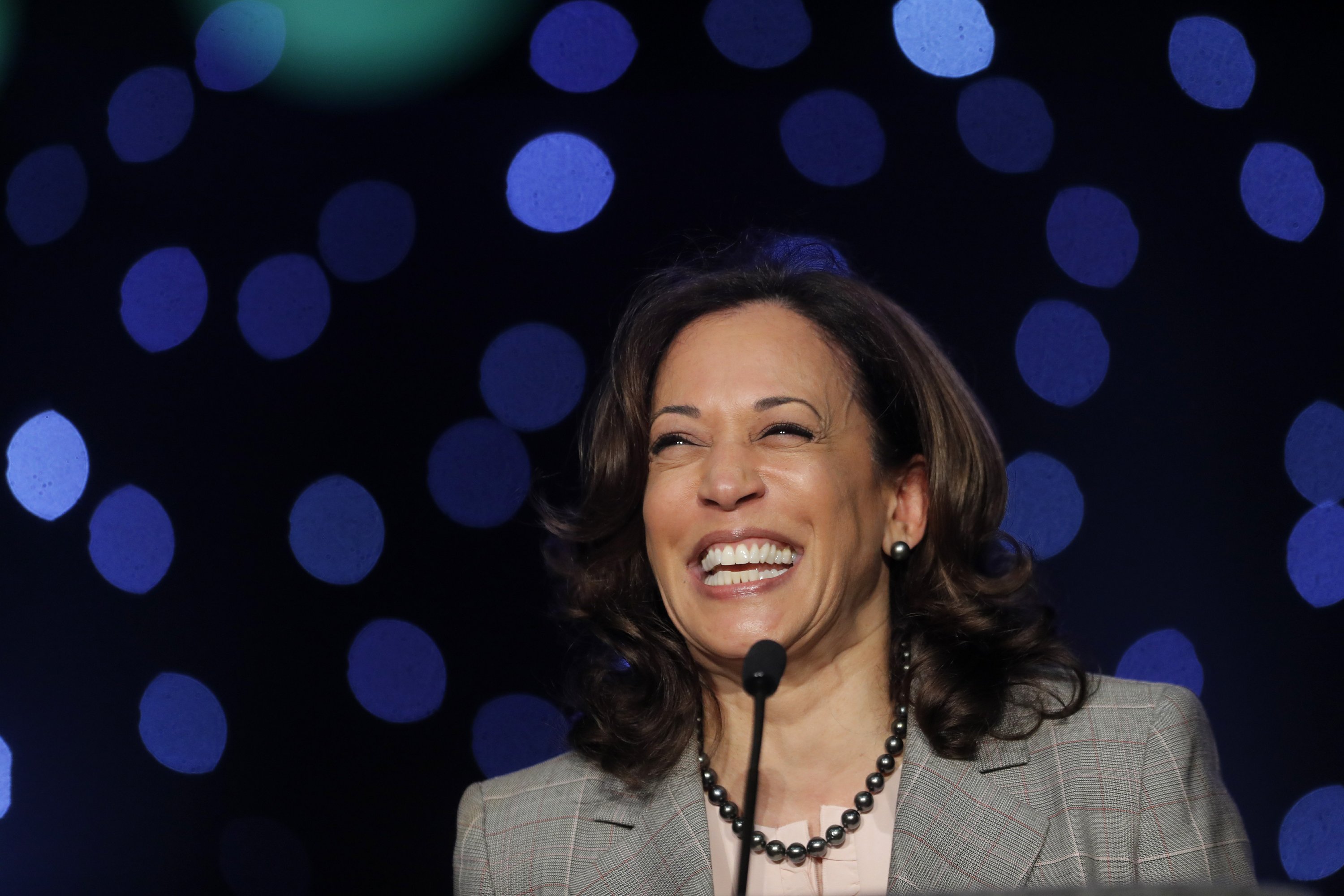 Democratic hopefuls demur on pursuing Trump post-White House Democratic hopefuls demur on pursuing Trump post-White House