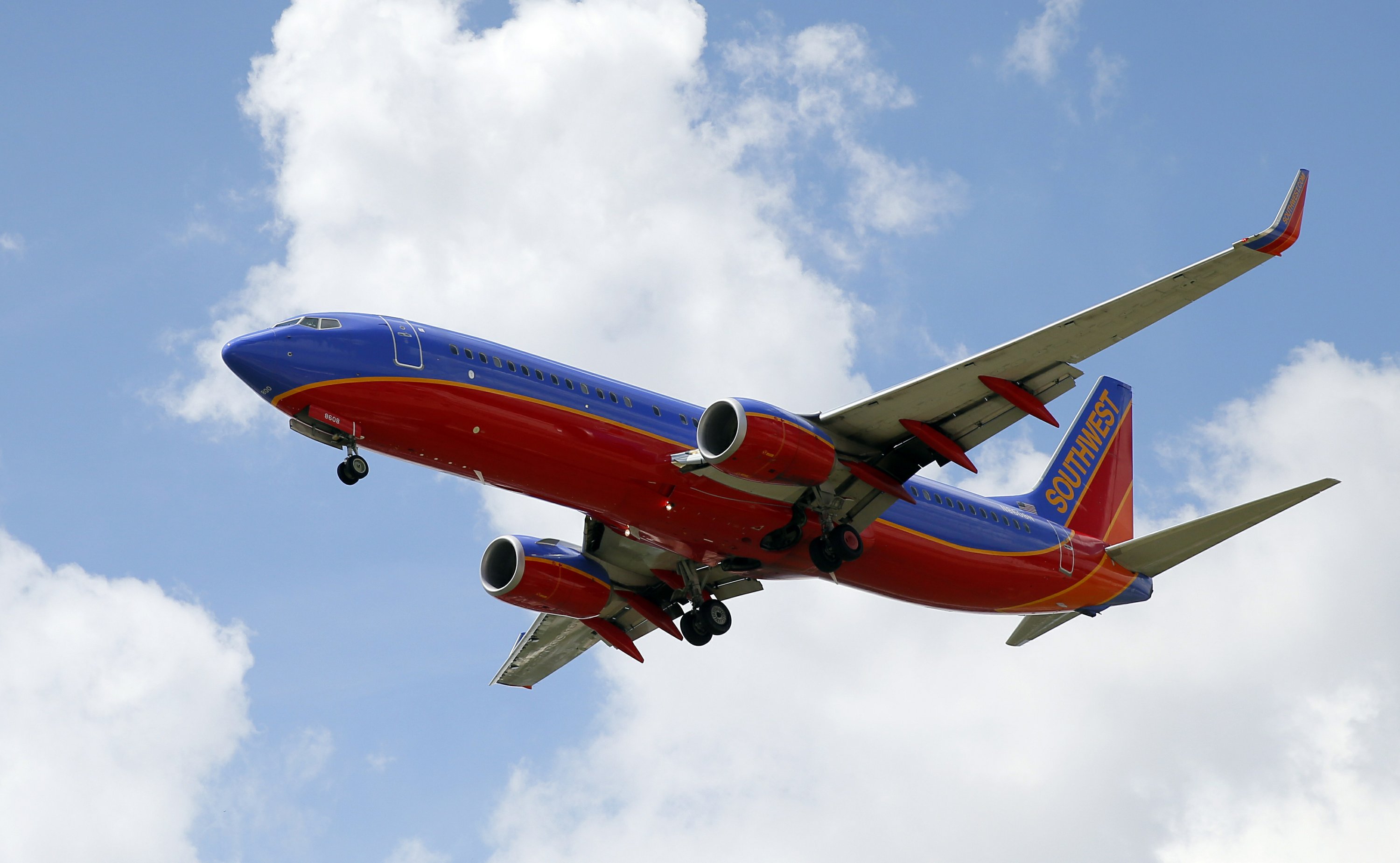 Southwest Airlines profit slips on lower fares, higher costs AP News