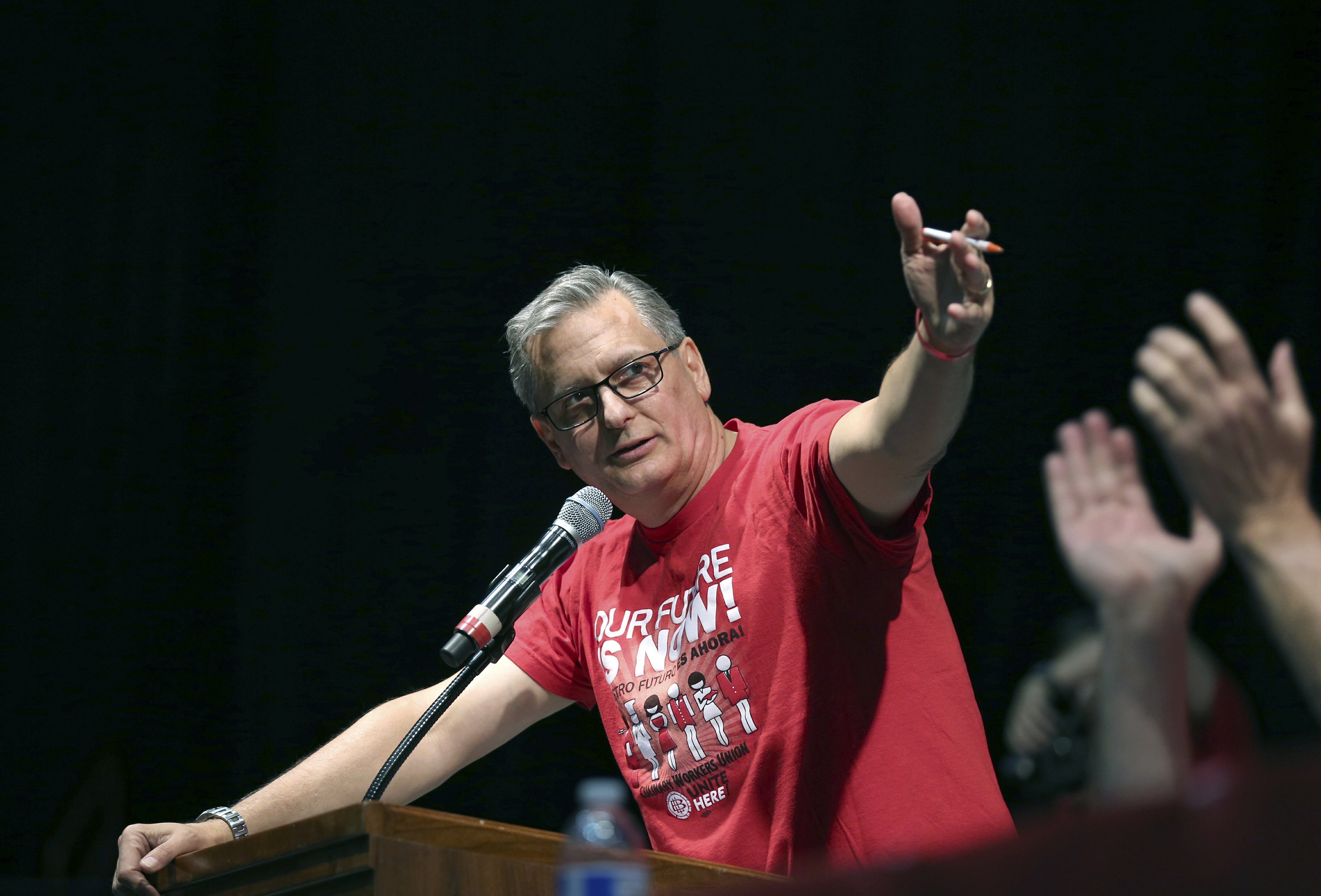 Unions urge Democrats to focus on kitchen table economics