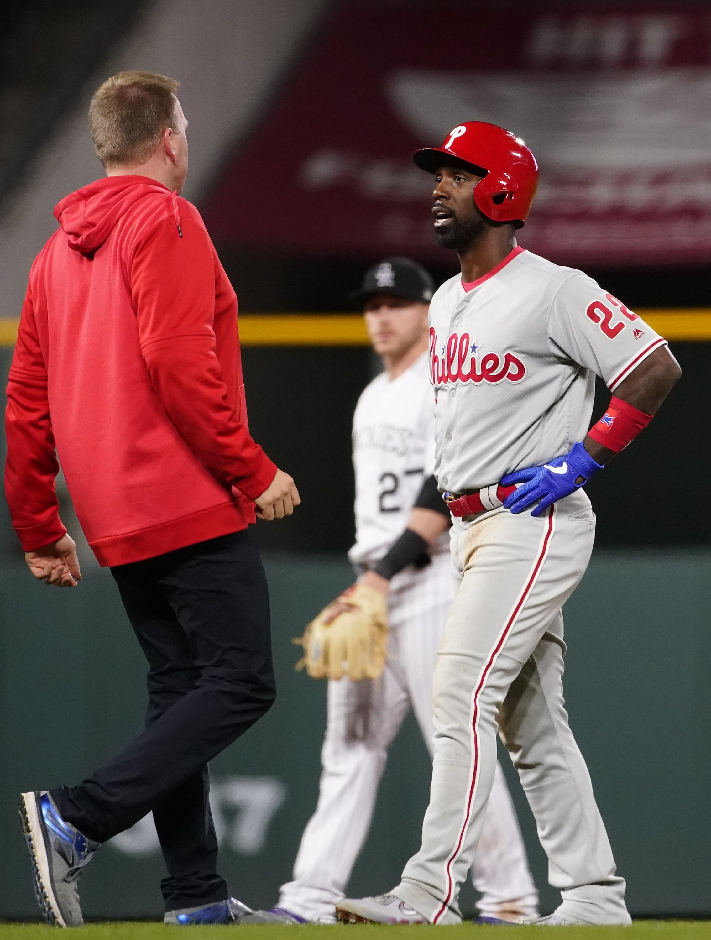 Phillies' Kingery, McCutchen leave with injuries AP News