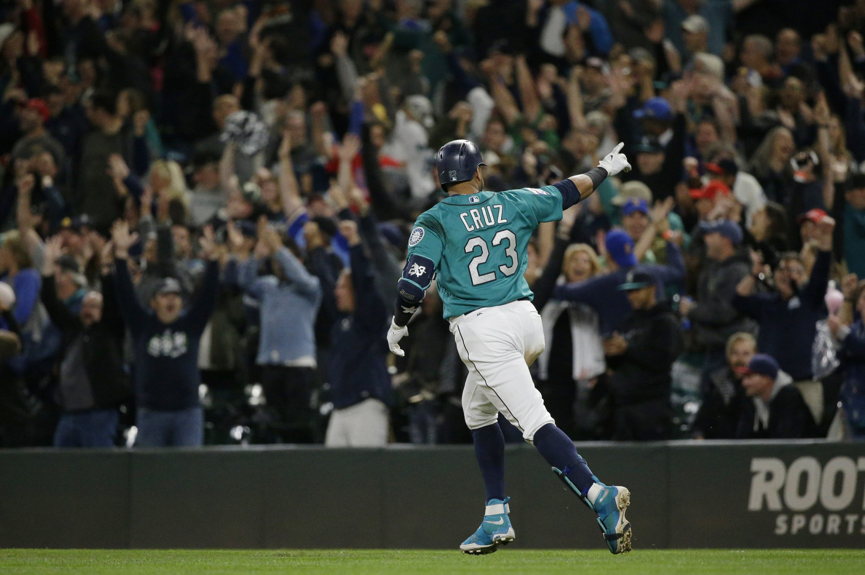 mariners cruz jersey