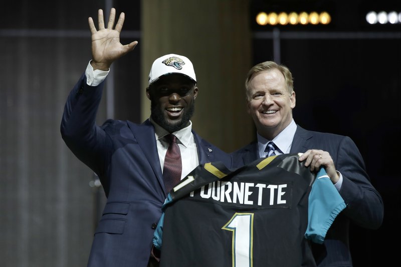 Jaguars Draft Fournette To Put The Ball In The End Zone