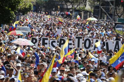 Venezuela: oposición eleva presión por ayuda humanitaria | AP News
