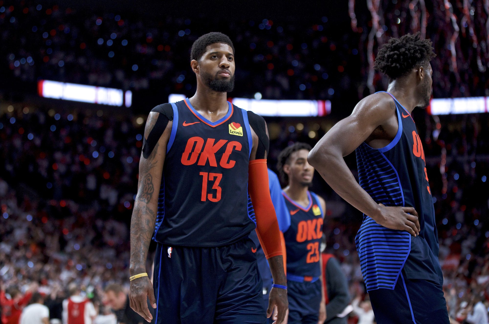 Thunder planea seguir con Donovan pese a fracaso en playoffs