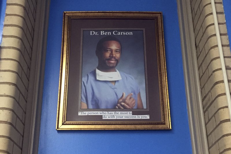 Secretary Carson S Wife Aware Of 31k Dining Set Selection Emails Abc7 New York