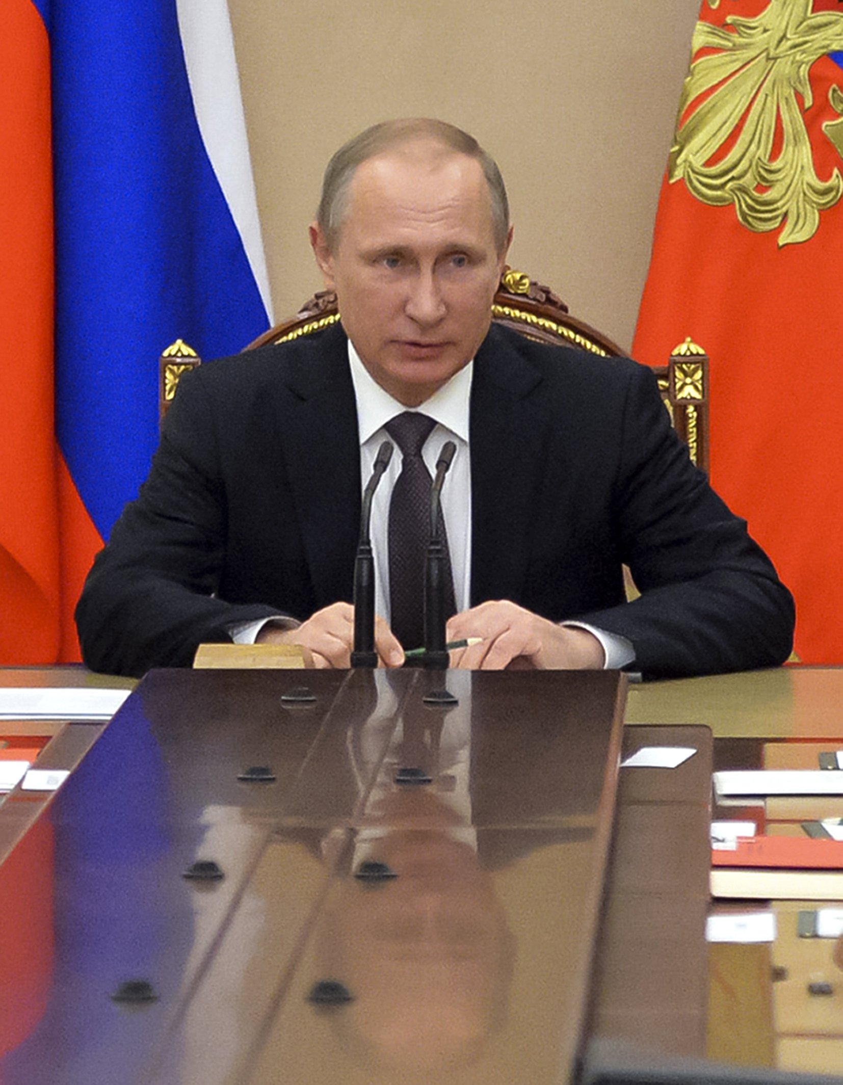 Tough talk between Russia, Ukraine heats up Crimea stalemate