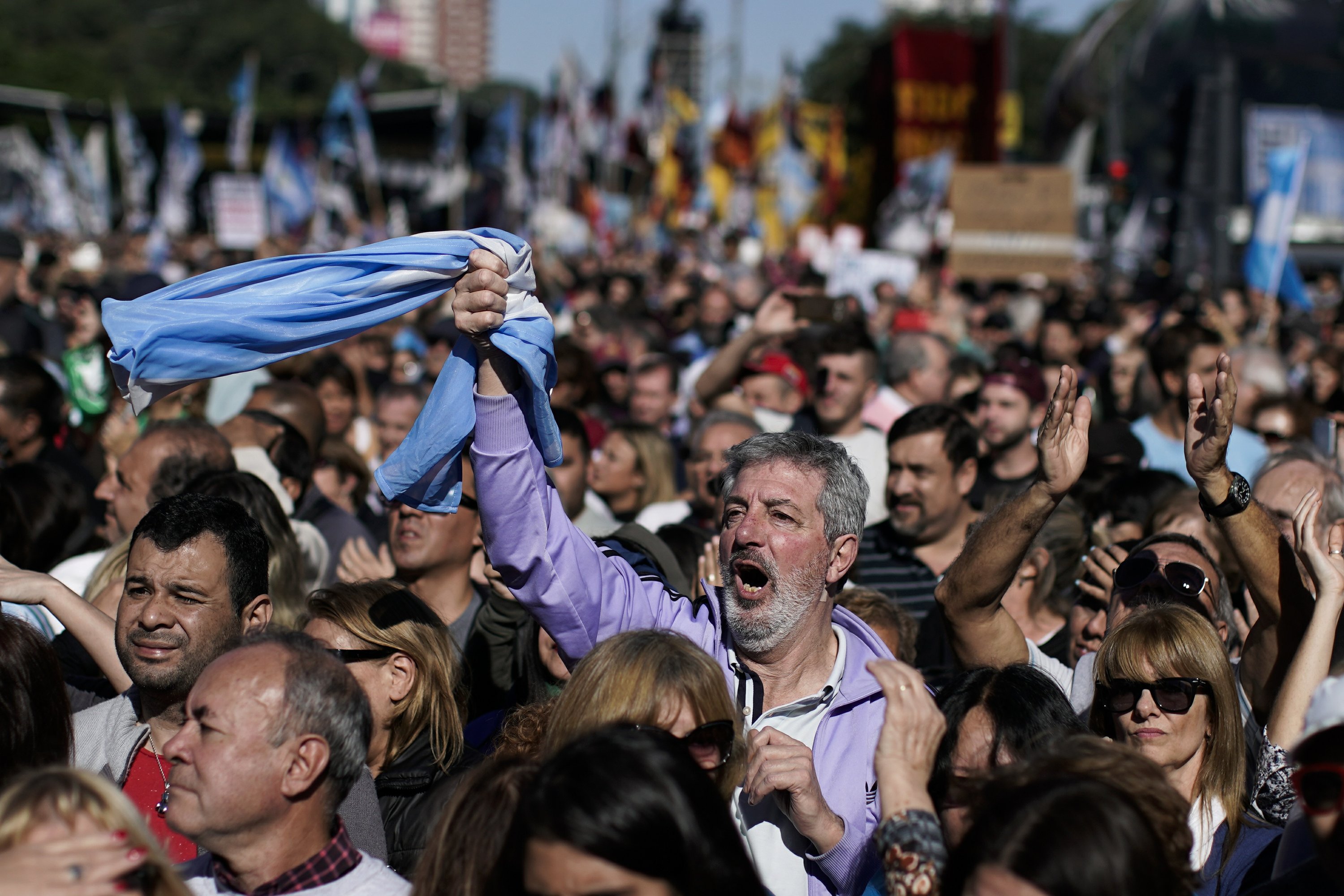 Argentines stage protest against decision to seek IMF help AP News