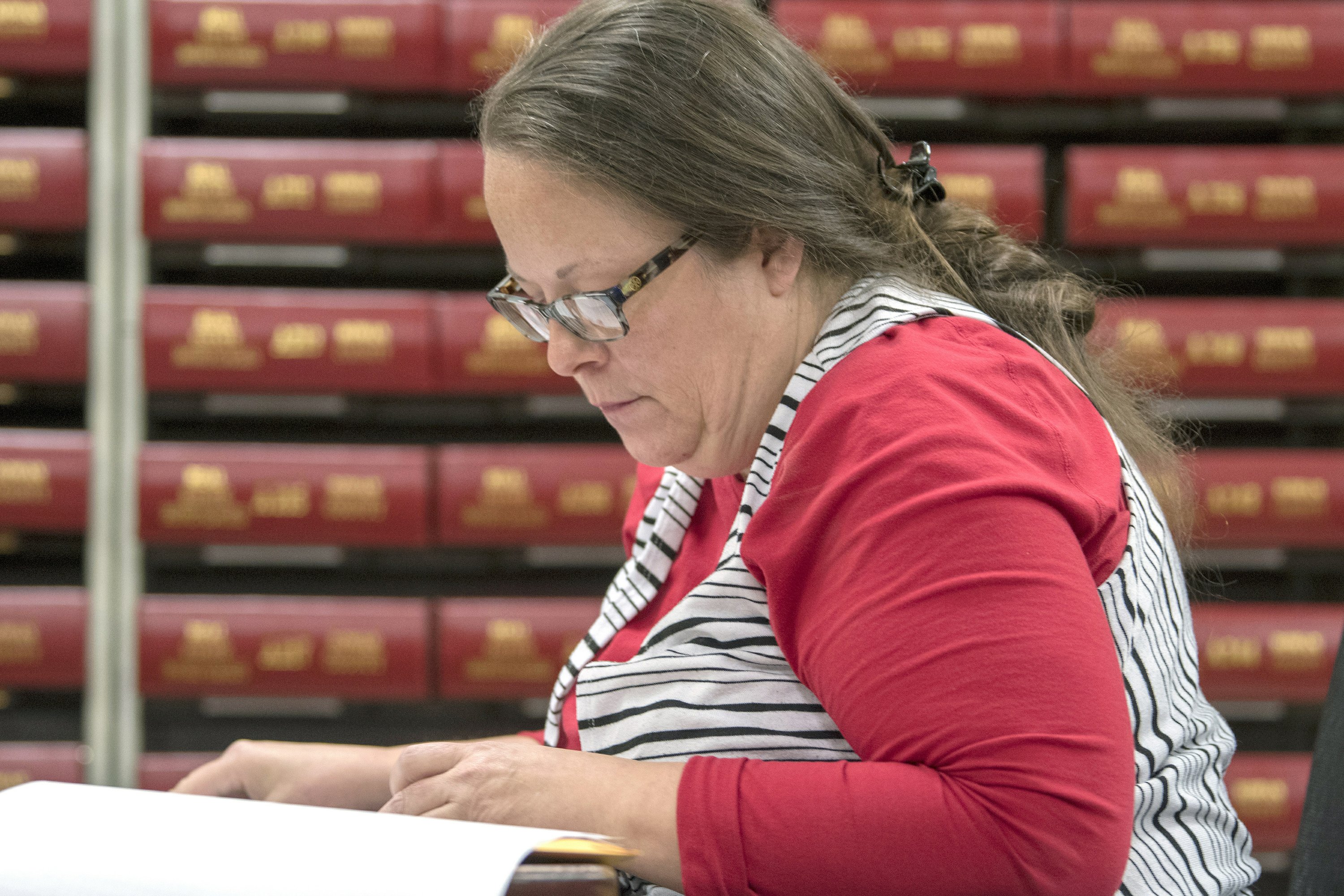 Clerk Jailed Over Marriage Licenses Loses Re election Bid AP News
