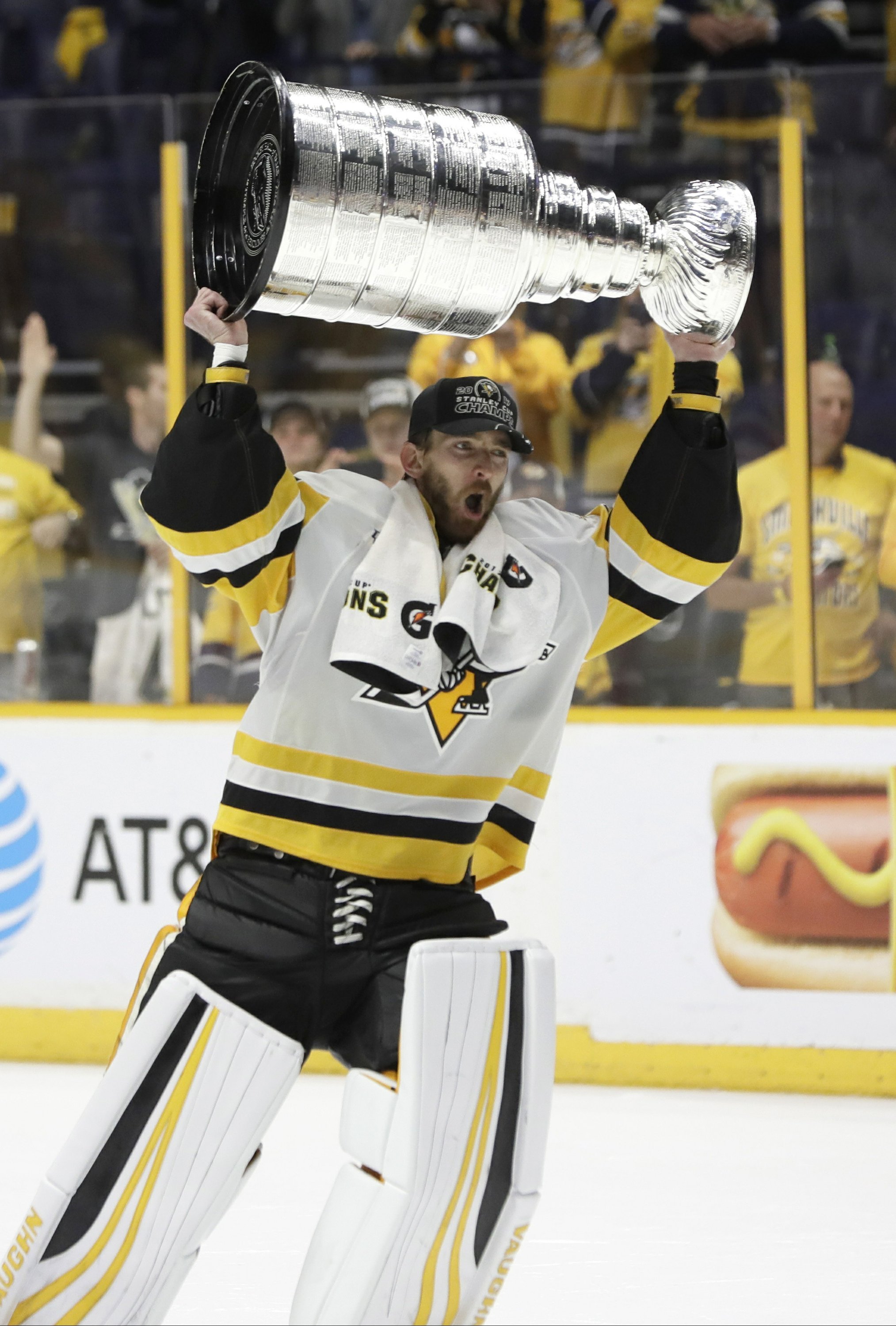 Penguins goalie Matt Murray goes from sidelined to shutouts | AP News