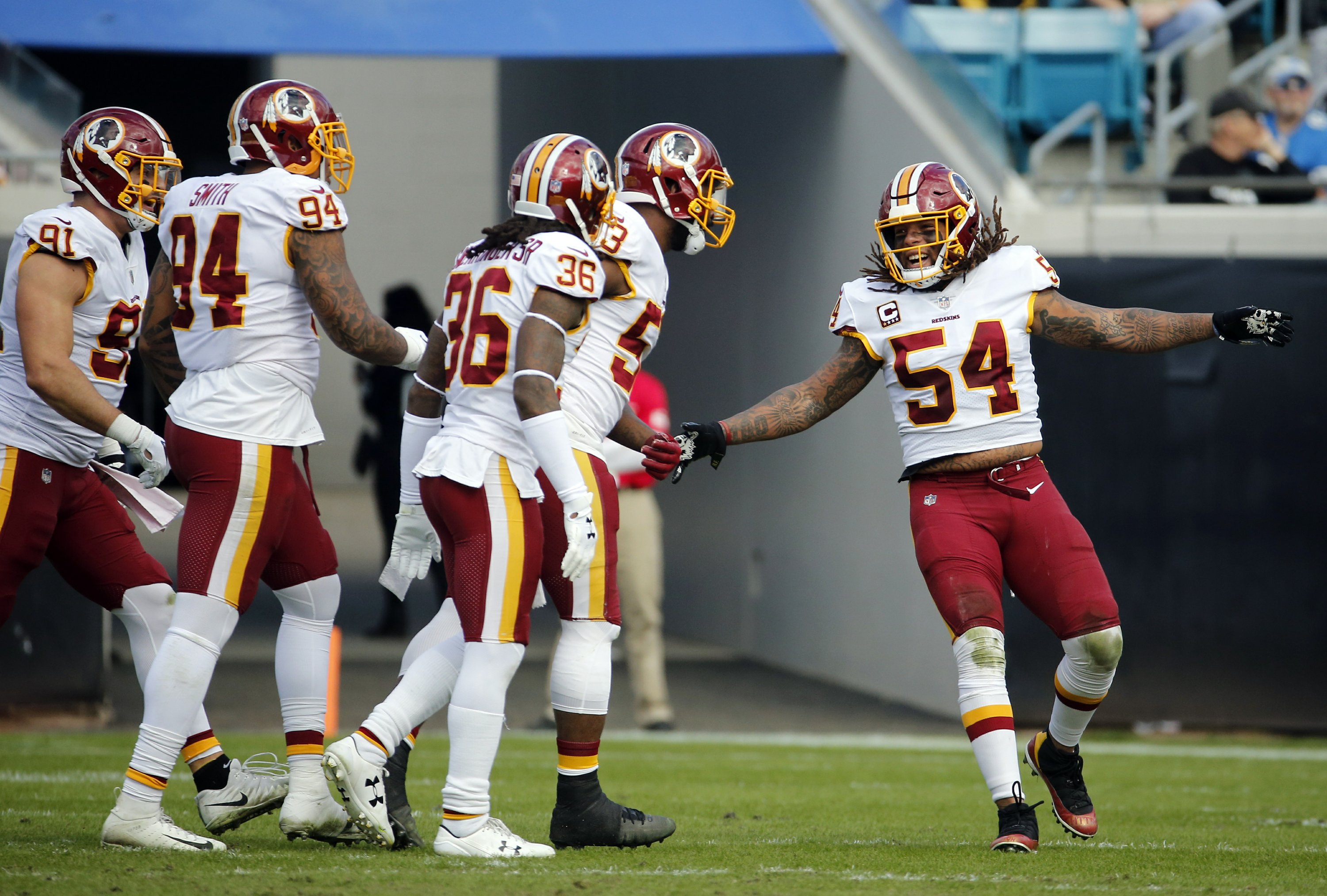 De la mano de Johnson, los Redskins vencen a los Jaguars AP News