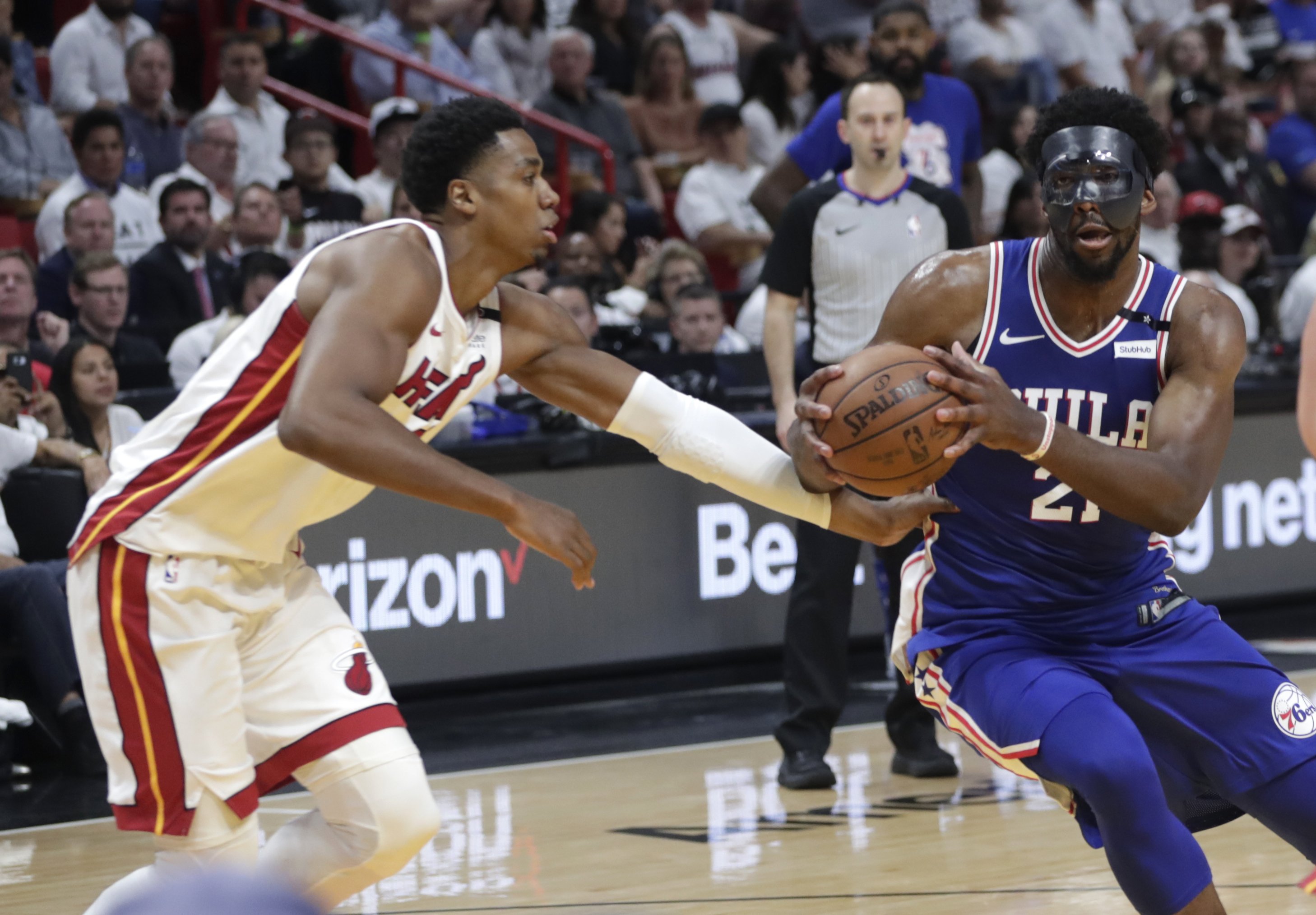 Embiid Scores 23 76ers Top Heat 128 108 For 2 1 Series Lead