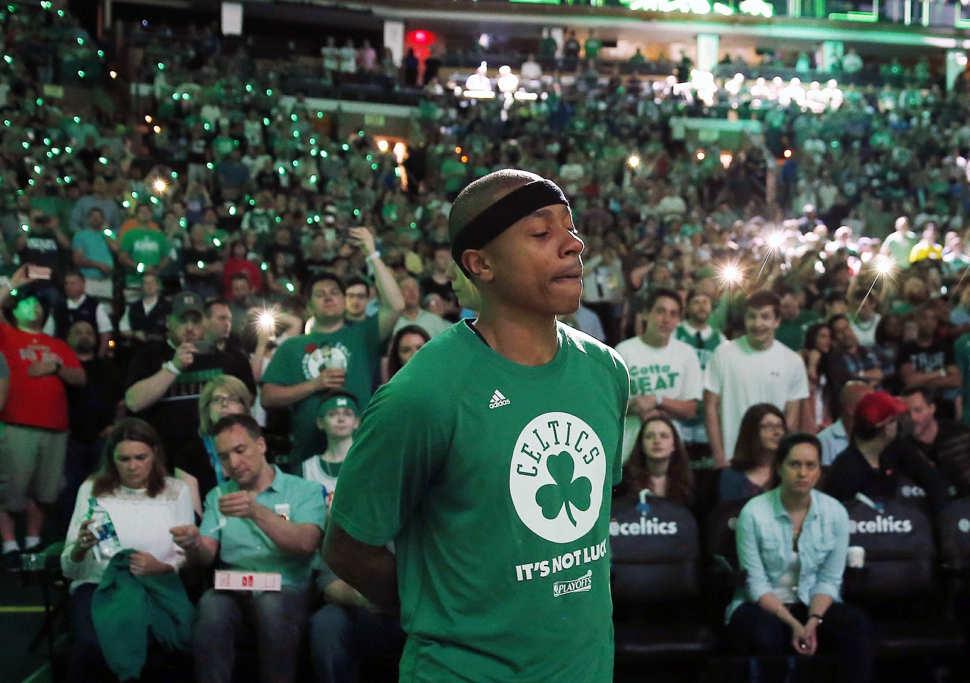 Day After Sister S Death Isaiah Thomas Plays For Celtics