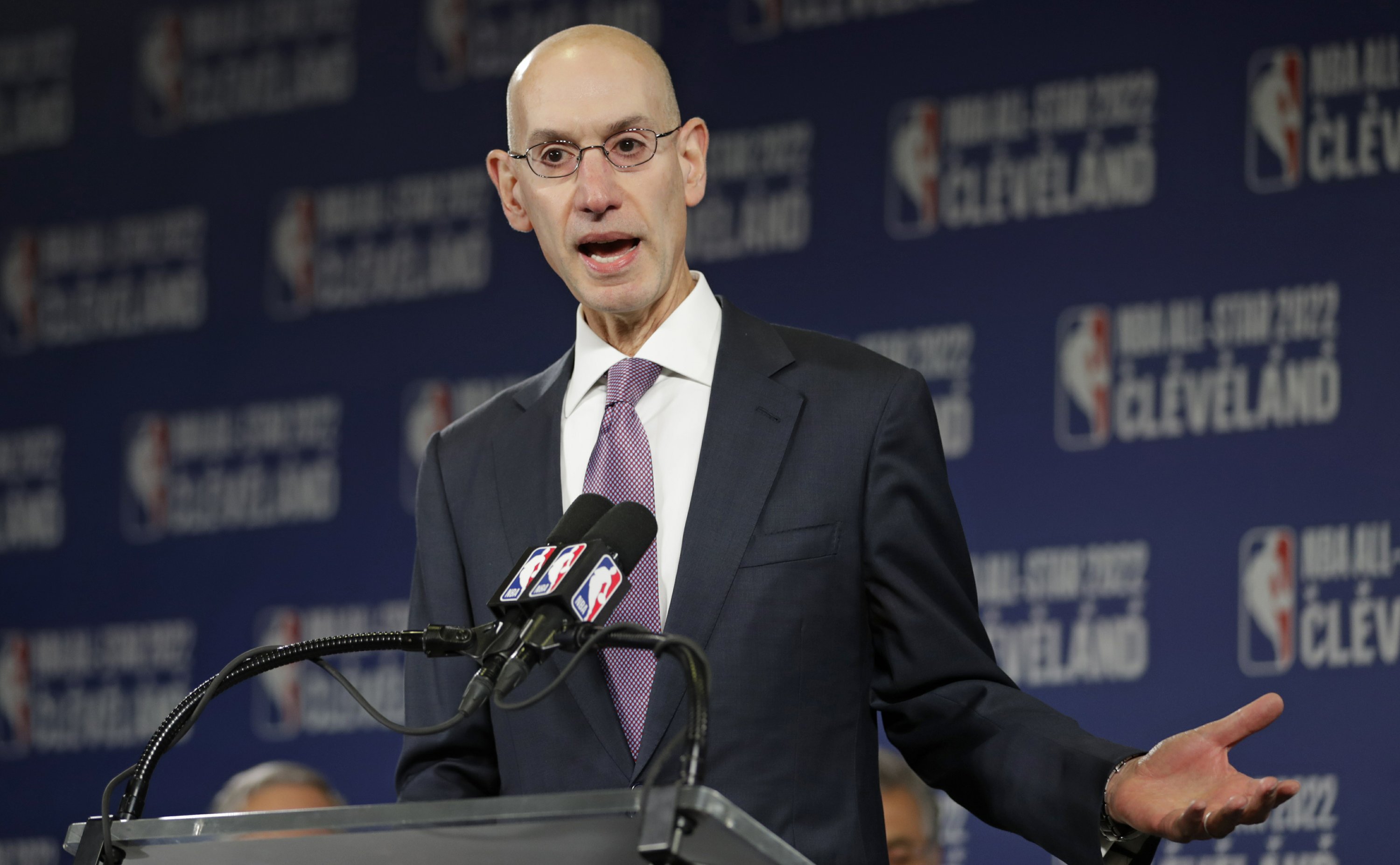 WNBA crossroads: league looks to cut losses, hire president | AP News