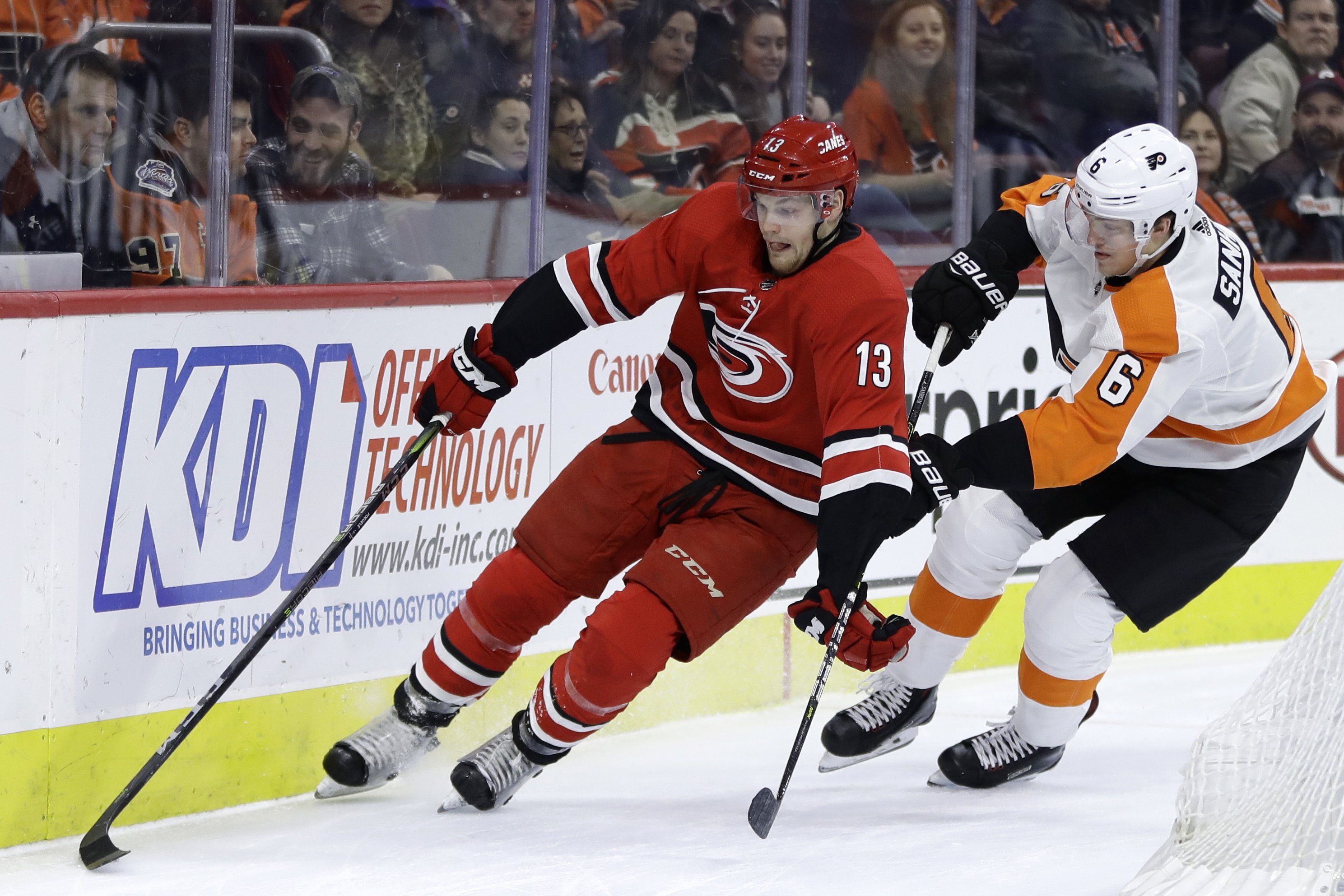 Hurricanes score 3 goals in 2nd to beat Flyers 53 AP News