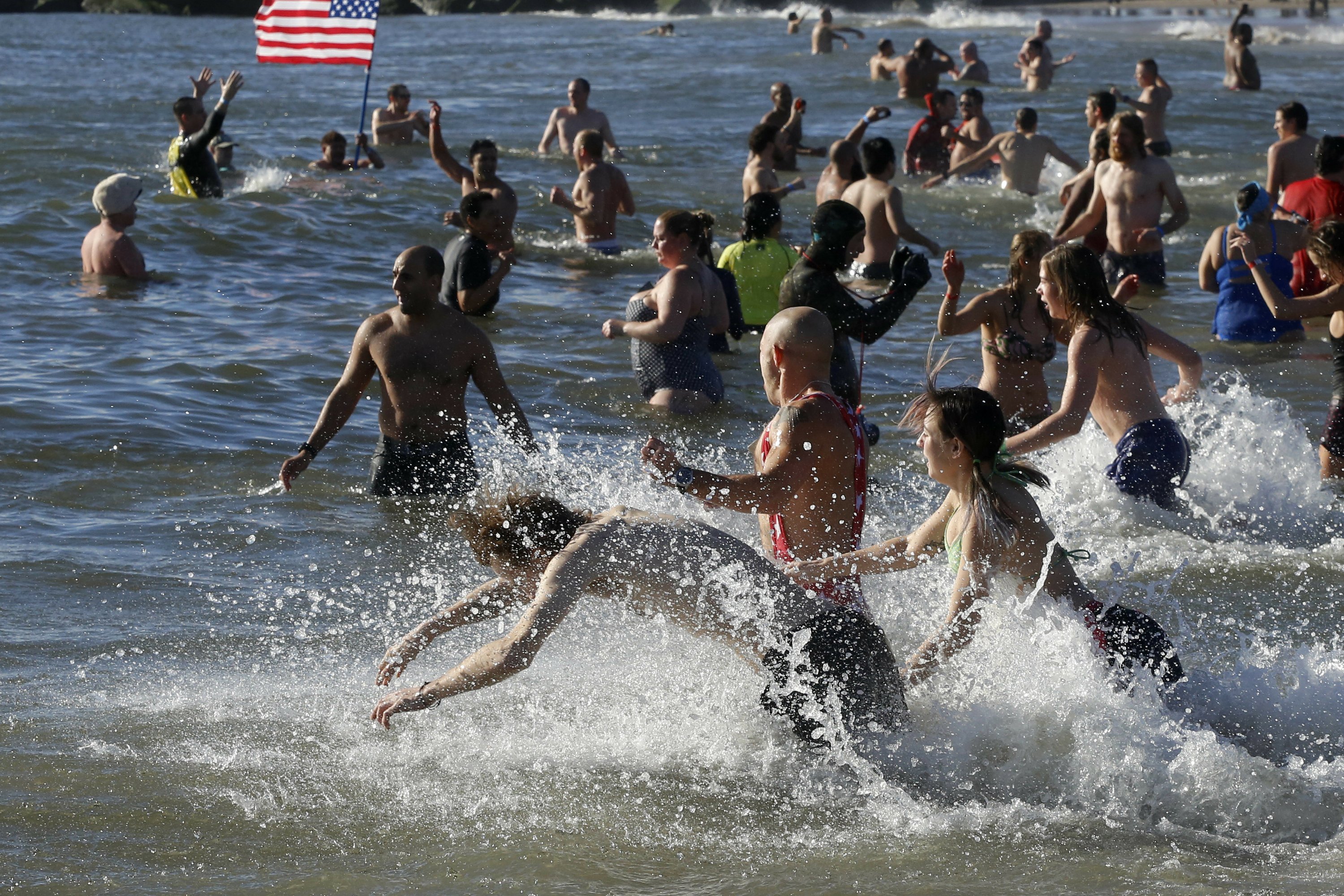 Hundreds Take Relatively Mild Coney Island Polar Bear Plunge Ap News