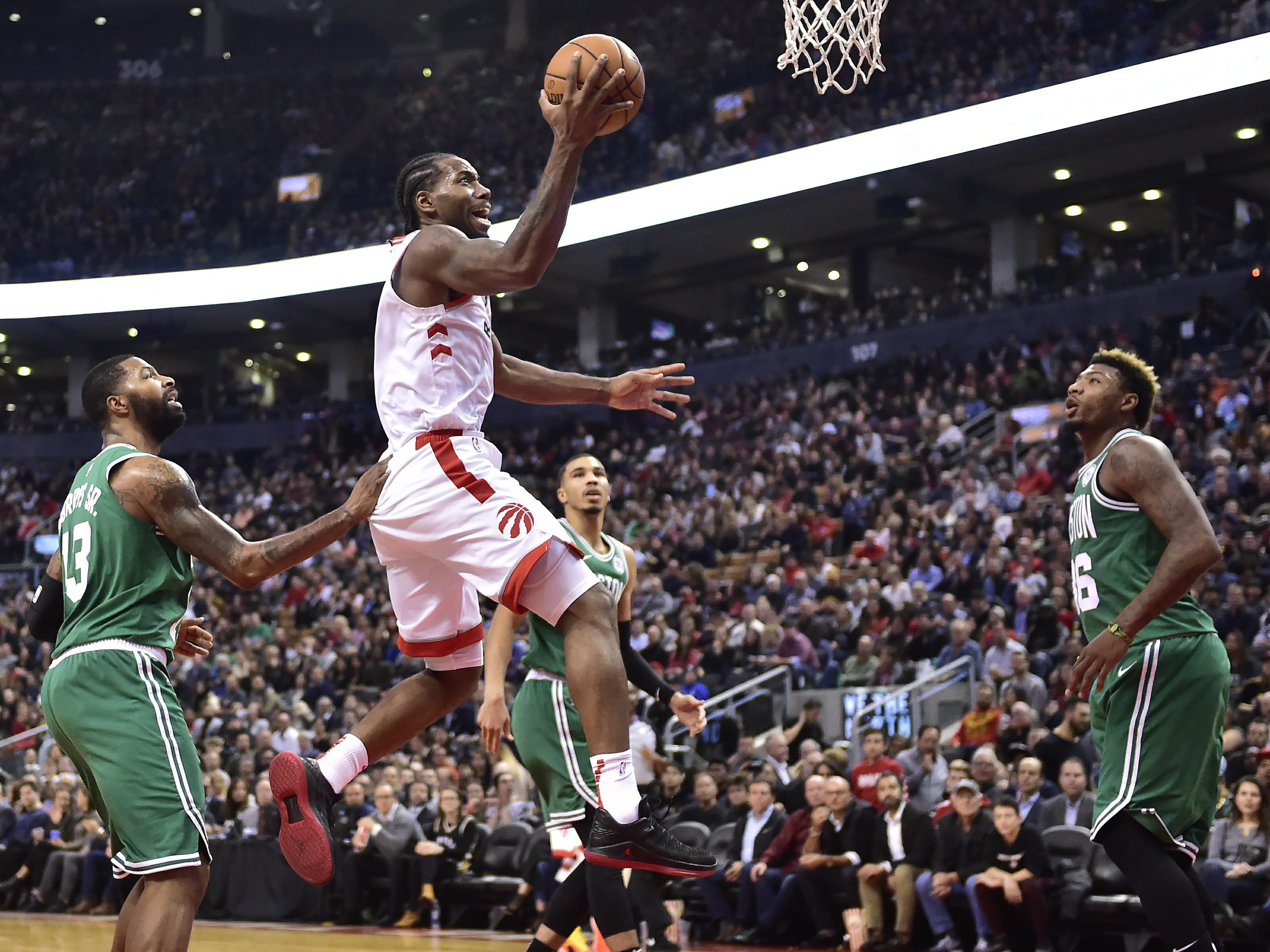 is kawhi leonard playing for the raptors tonight