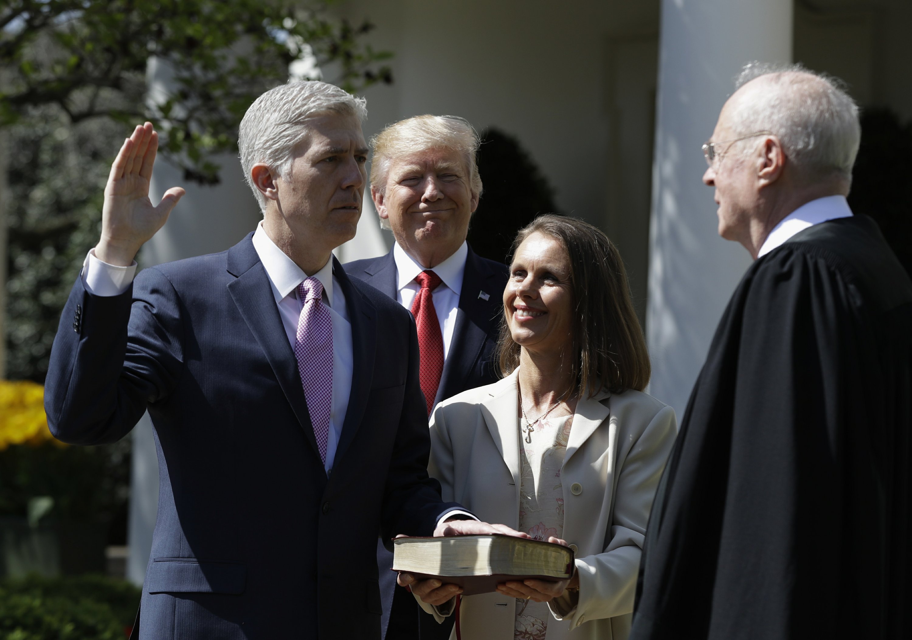 who did gorsuch replace on the supreme court