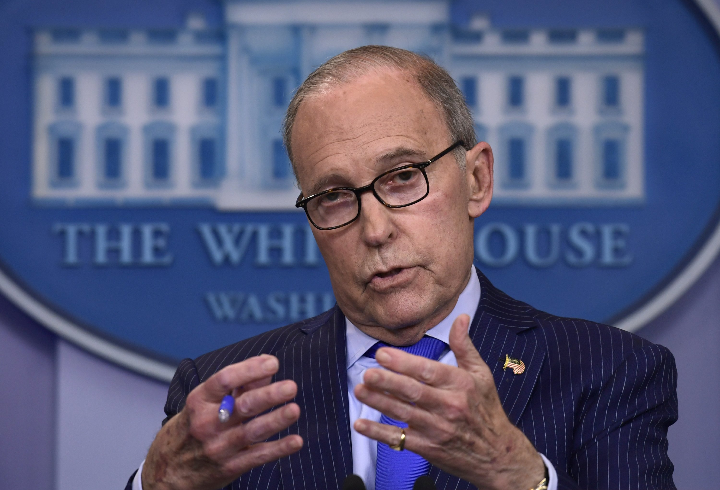 Trump economic adviser Larry Kudlow suffers heart attack