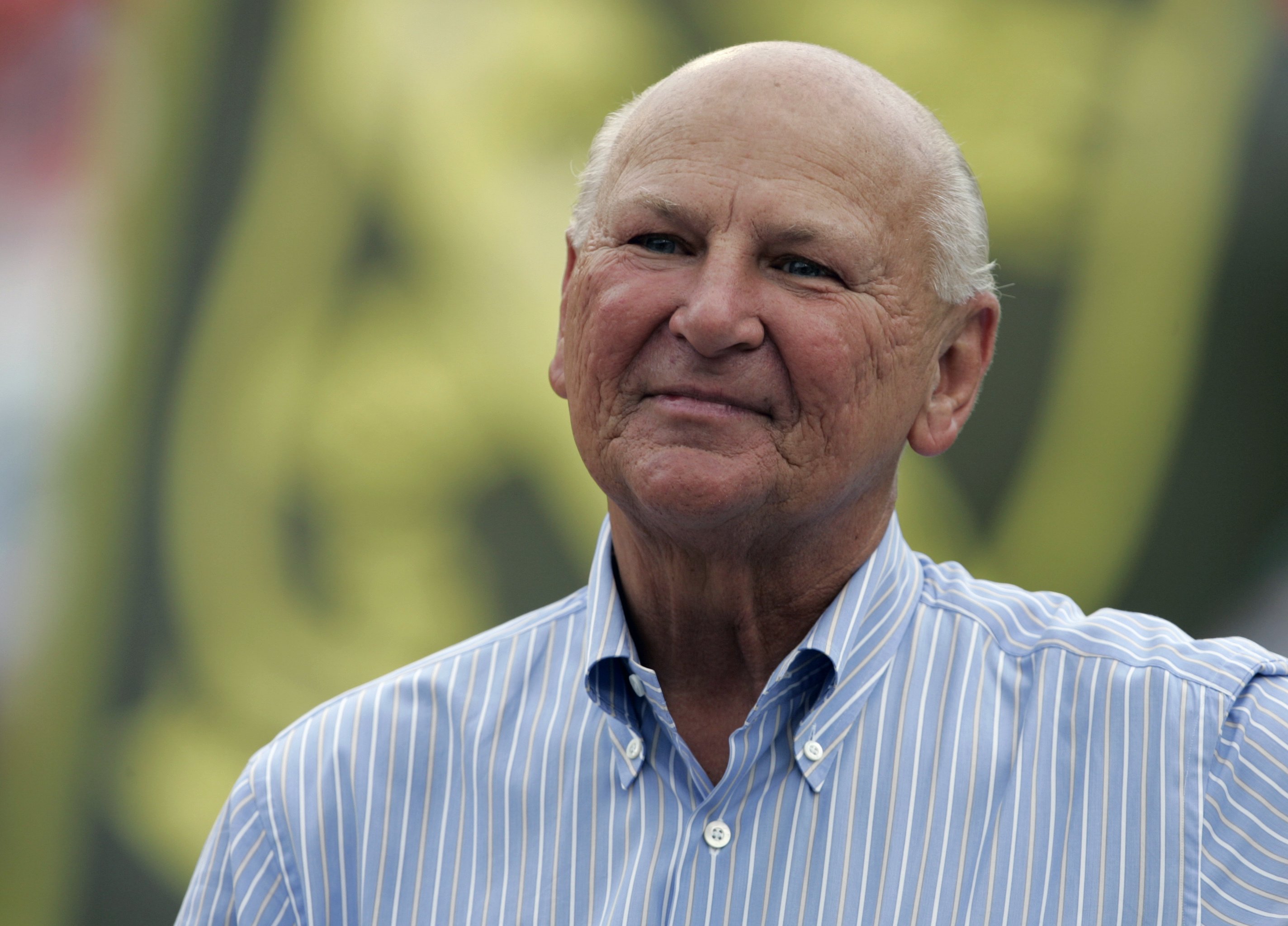 Wayne Huizenga, who built his fortune from trash, dies at 80 | AP News