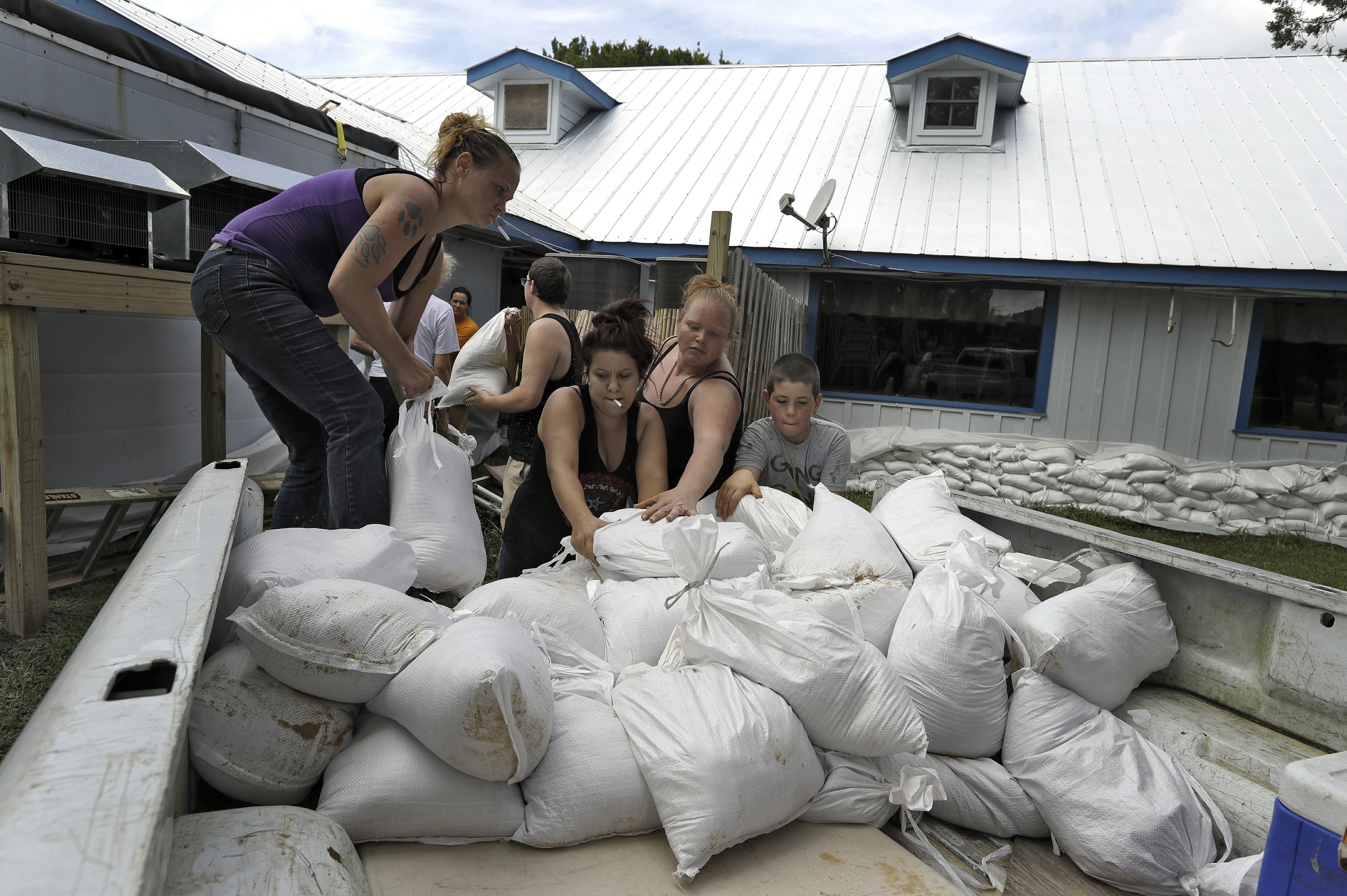 Category 4 Hurricane Michael roars nearer to Florida coast
