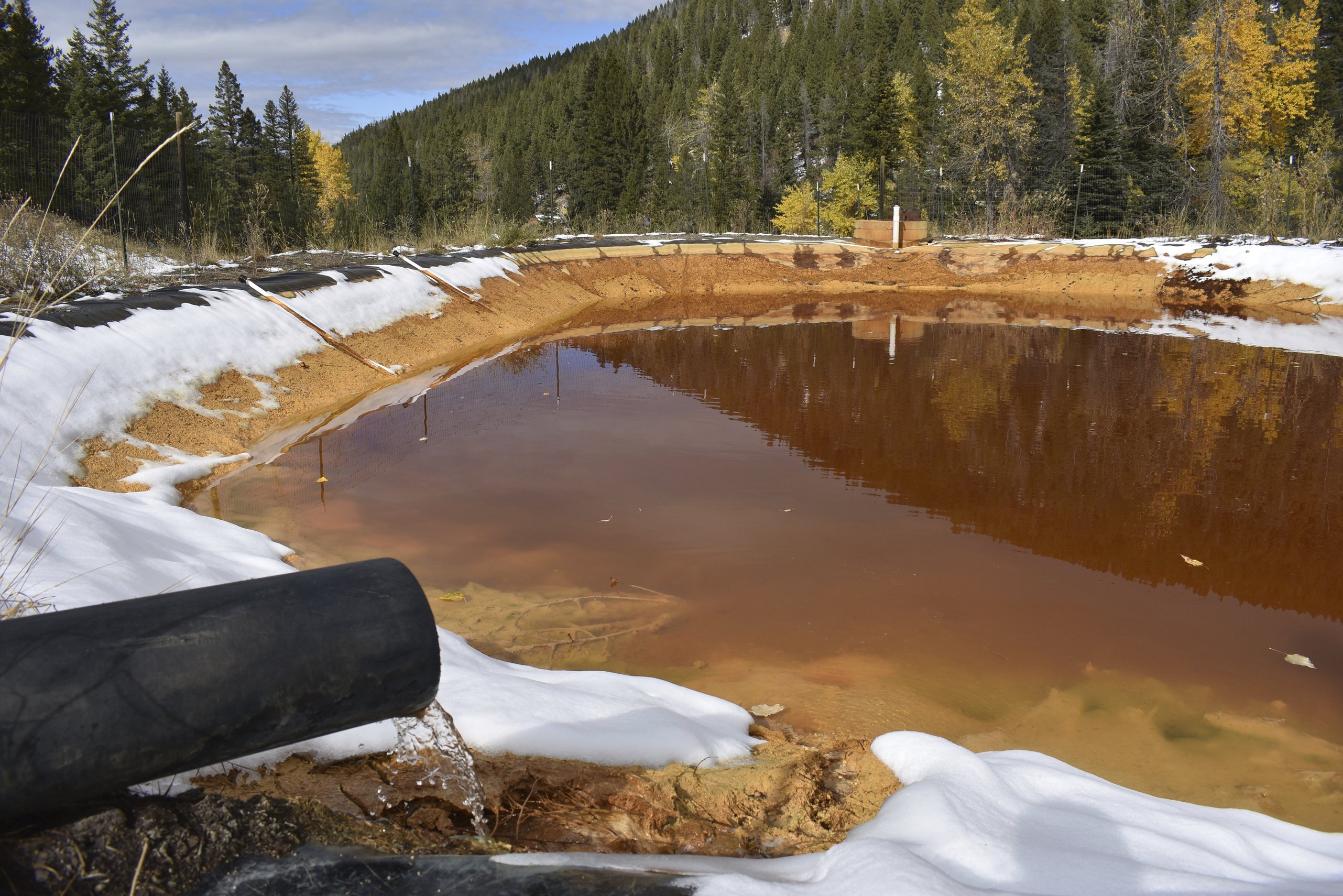 Aguas contaminadas, legado perdurable de la minería en EEUU AP News