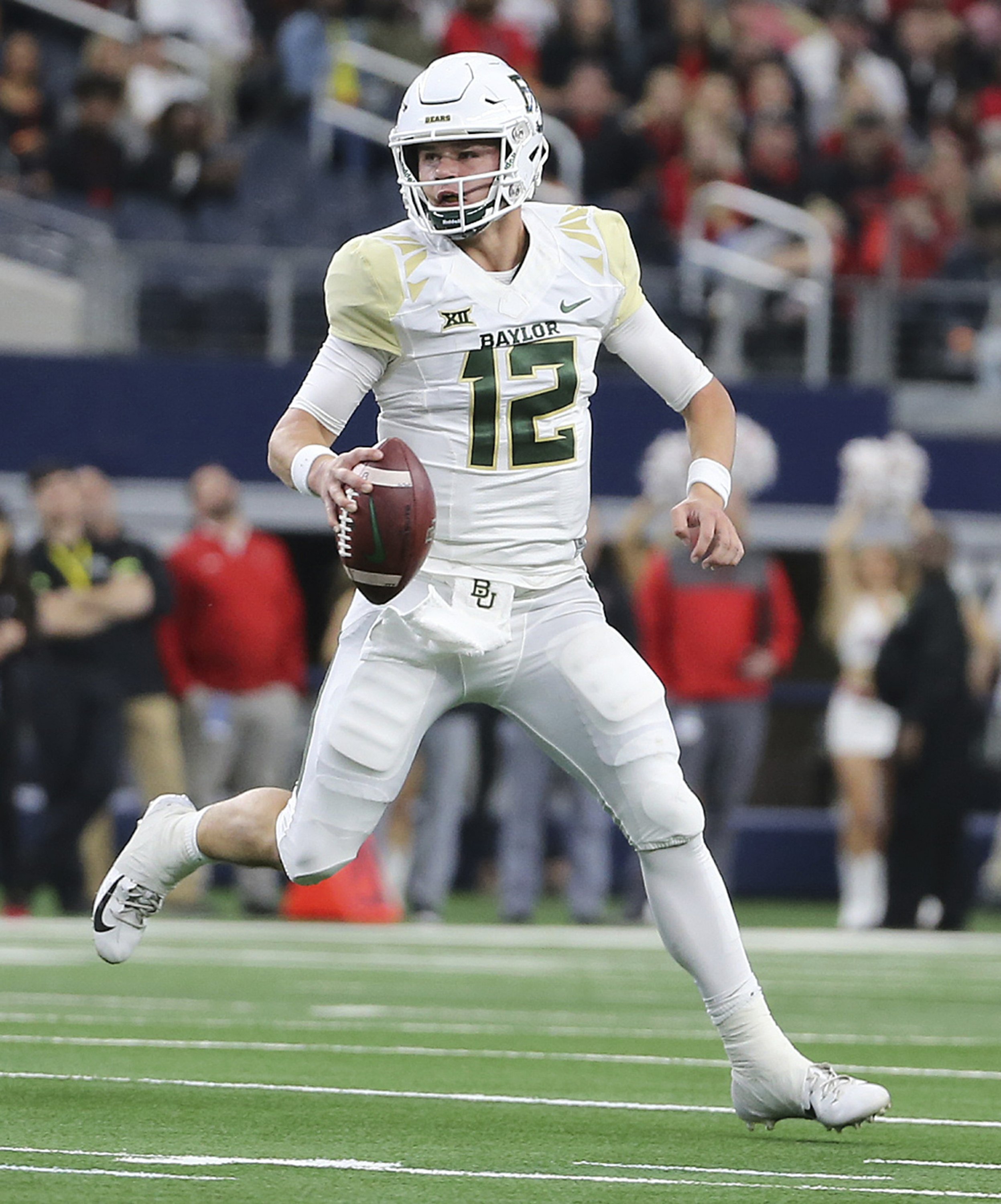 Baylor gets bowl eligible with 3524 win over Texas Tech AP News