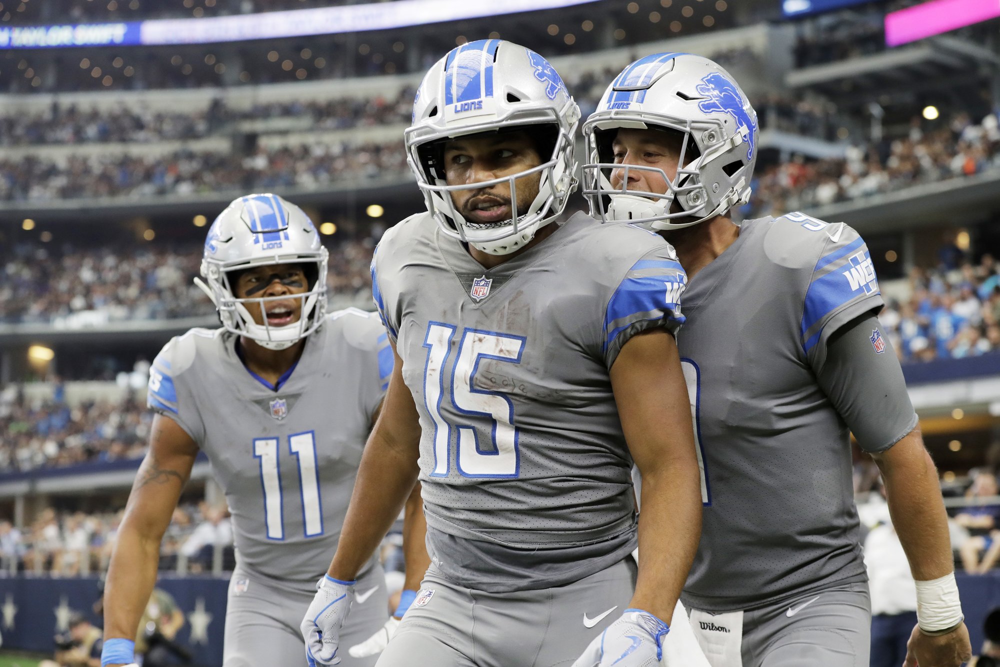 Nfl Notes Lions Tate Helps Woman After Car Accident Golden Tate Matthew Stafford Marvin Jones