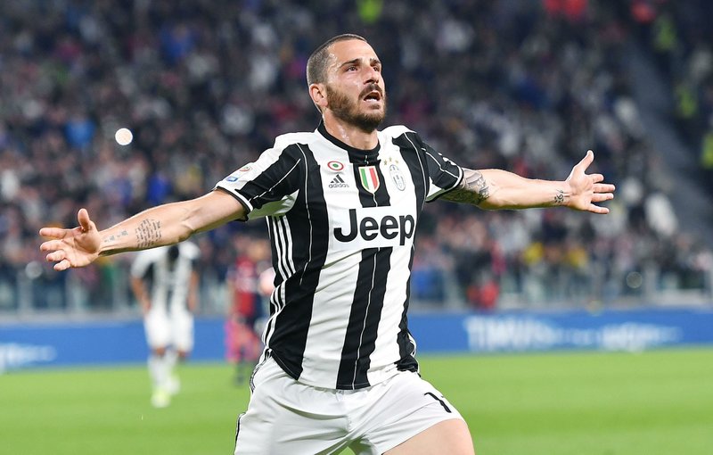 Bonucci Returns To Juventus Higuain And Caldara Join Milan