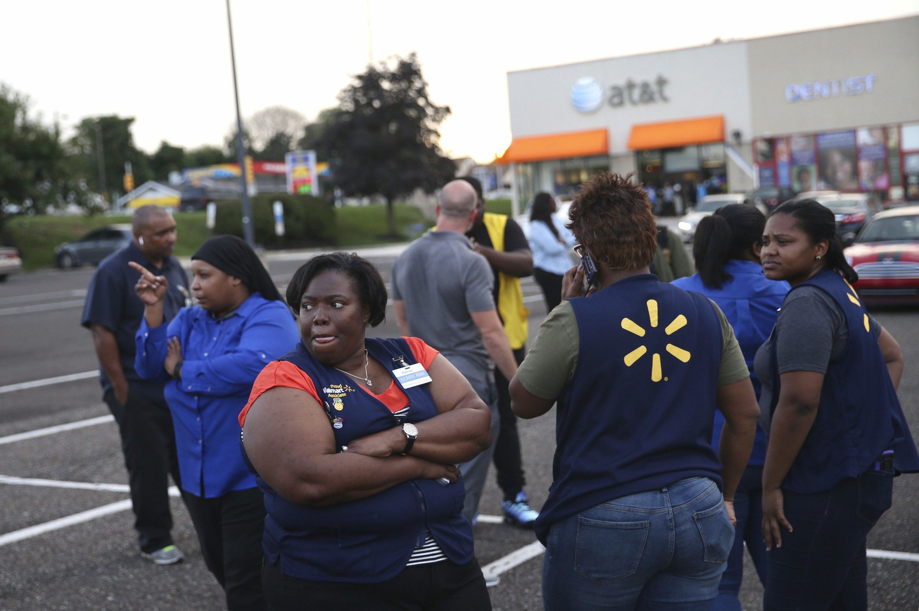 Watch Woman Gives Birth In Walmart Checkout Line, Pays for Her Merchandise First video Watch Woman Gives Birth In Walmart Checkout Line, Pays for Her Merchandise First video