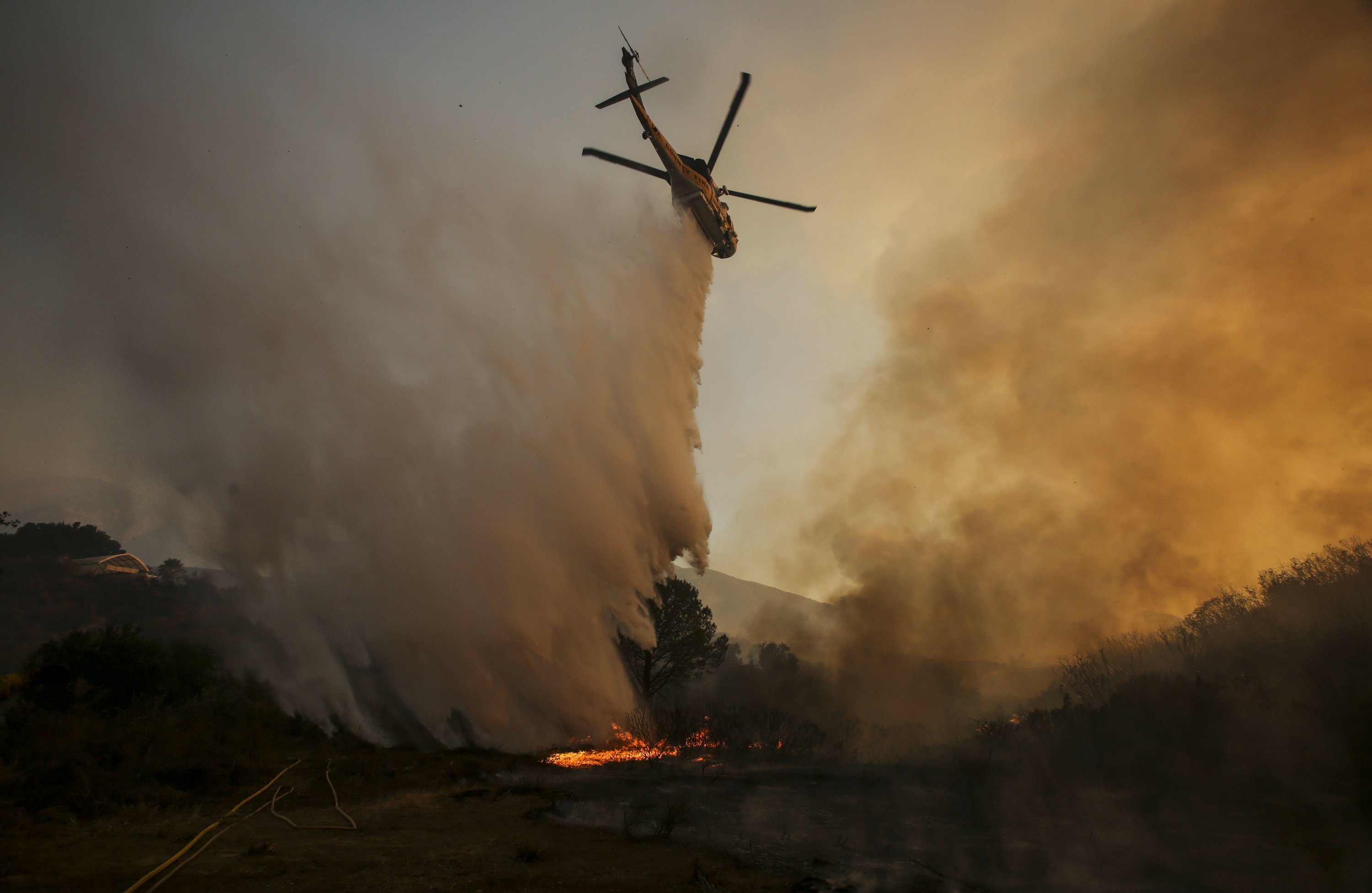 Пожары выжигающие. Fire the in Forest a Helicopter. Вентилятор огонь.