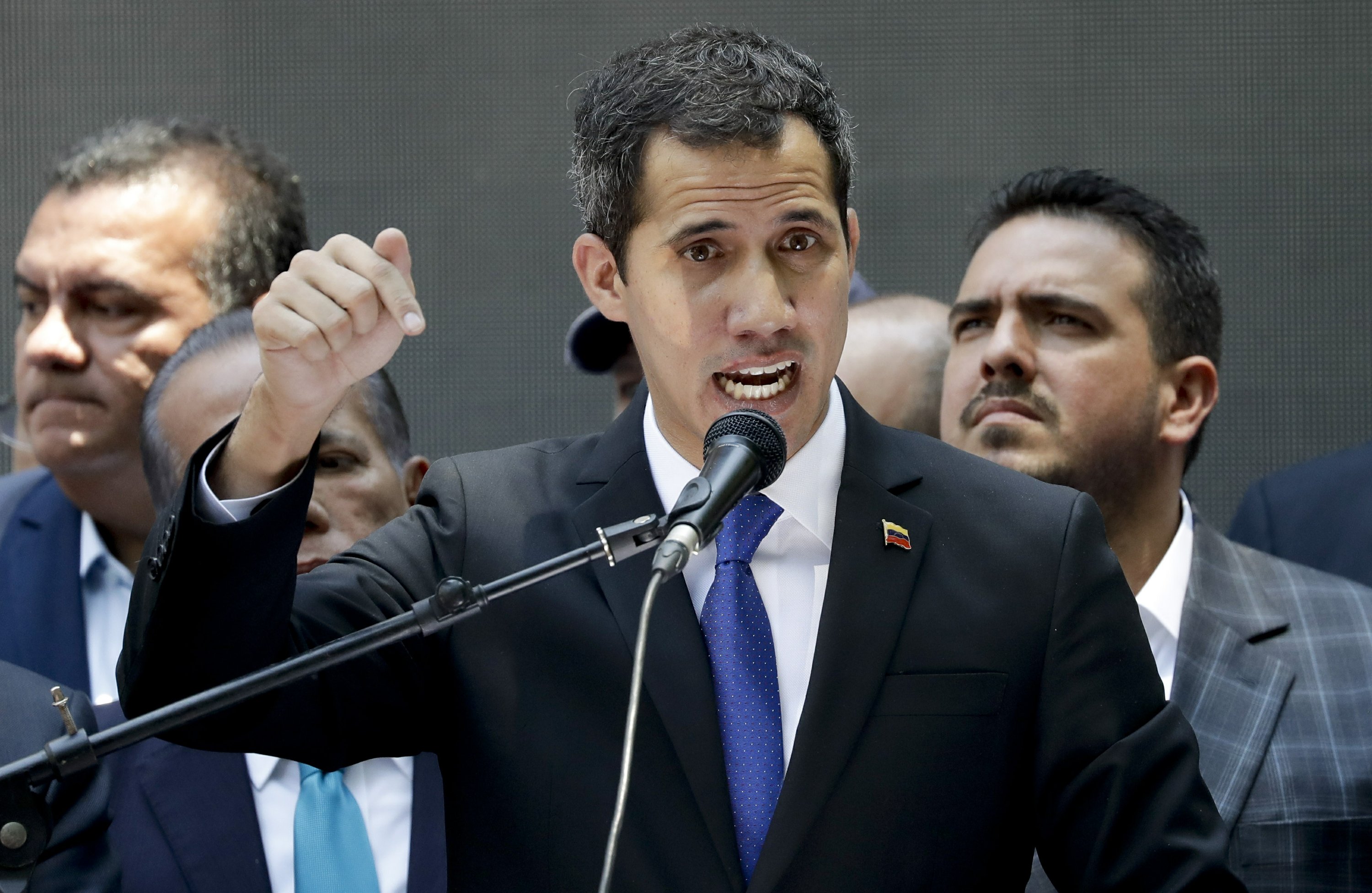 Venezuelan gov't bars Guaido from public office for 15 years