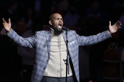 Videos sexuales de R. Kelly circularon por aÃ±os en EEUU | AP News