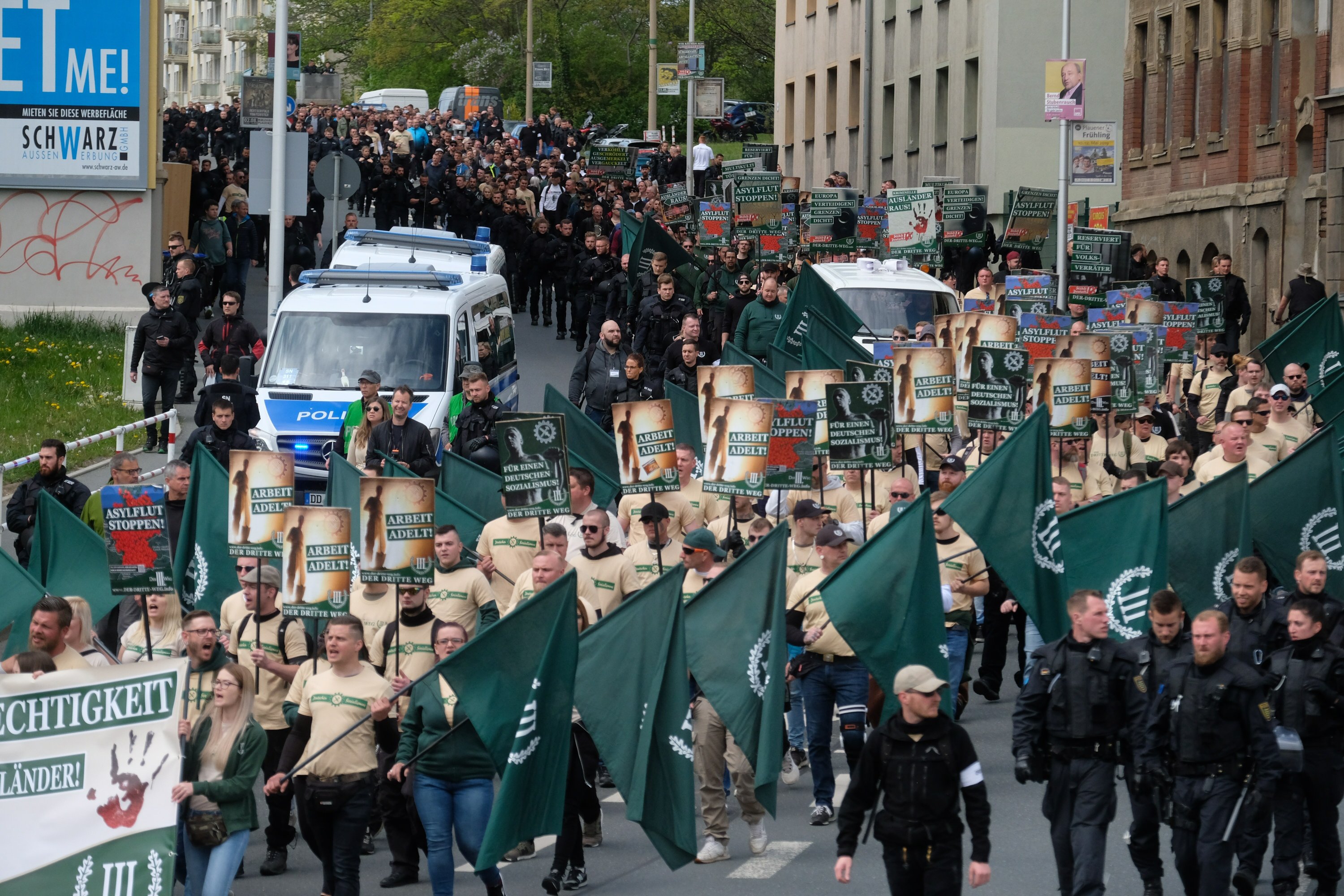 Jewish group alarmed after German police let neo-Nazis march