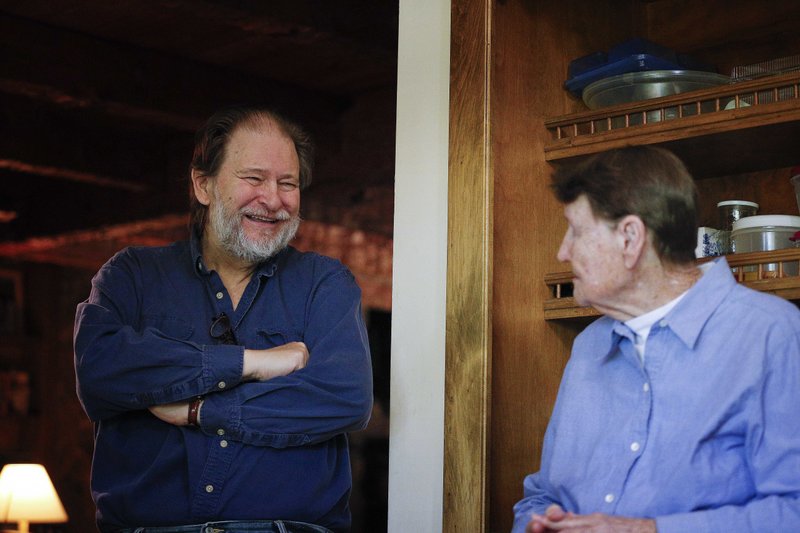 Author Rick Bragg at home with the 'best cook' his mom