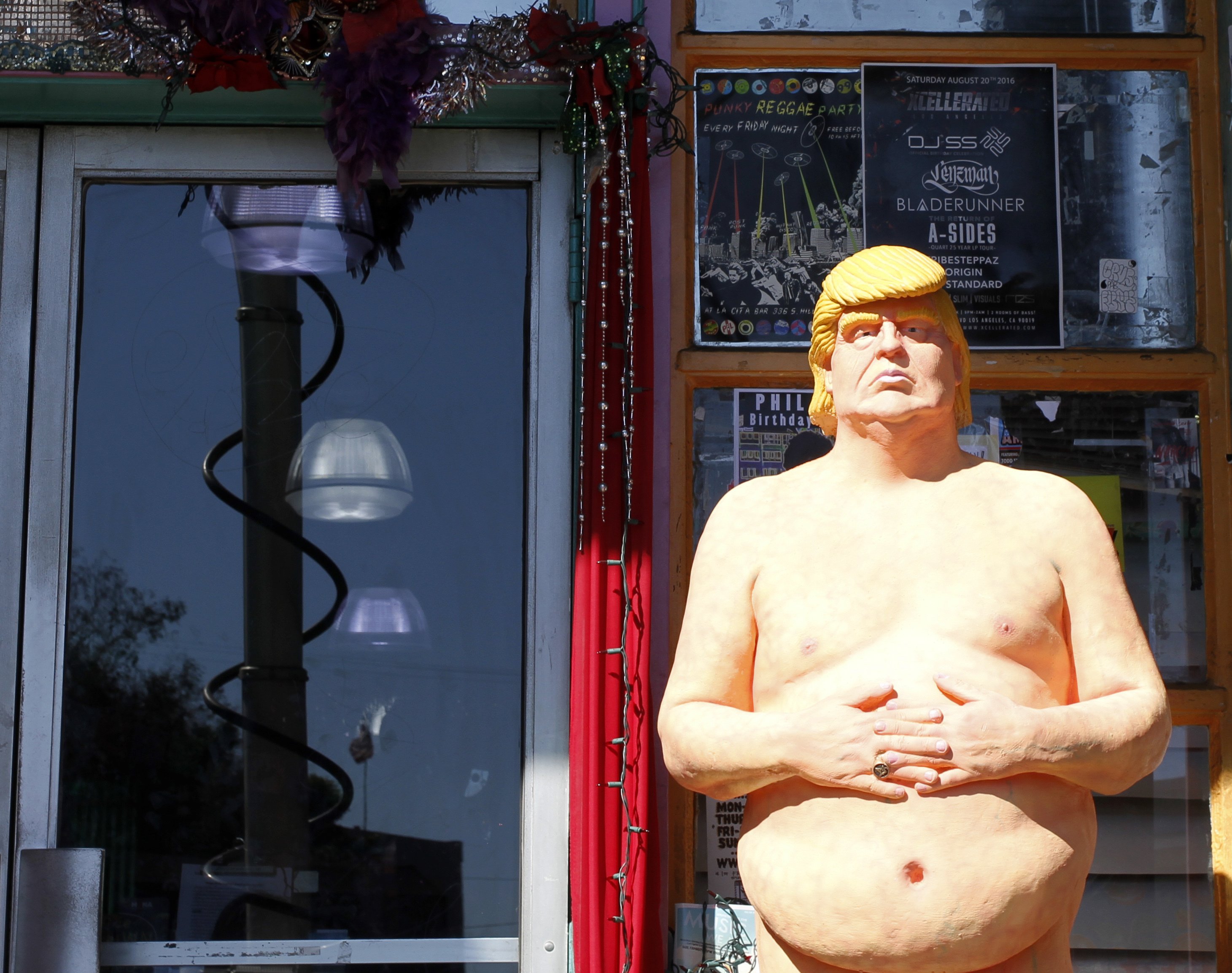 Naked Donald Trump could be yours! 