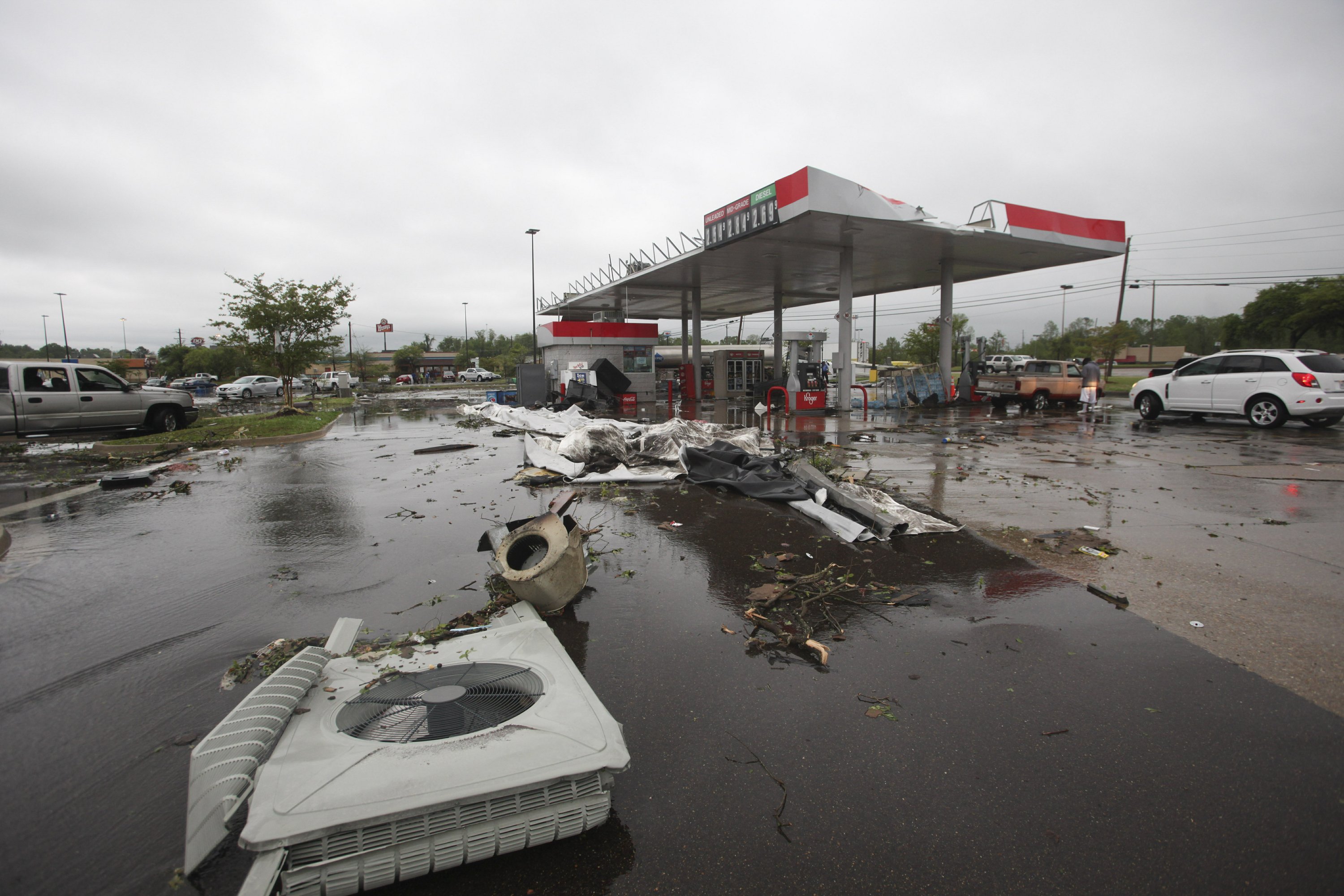 Severe storms hit Kentucky on New Year's Day, just three weeks after  tornado outbreak