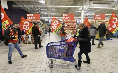 retail giant Carrefour protest job cuts 