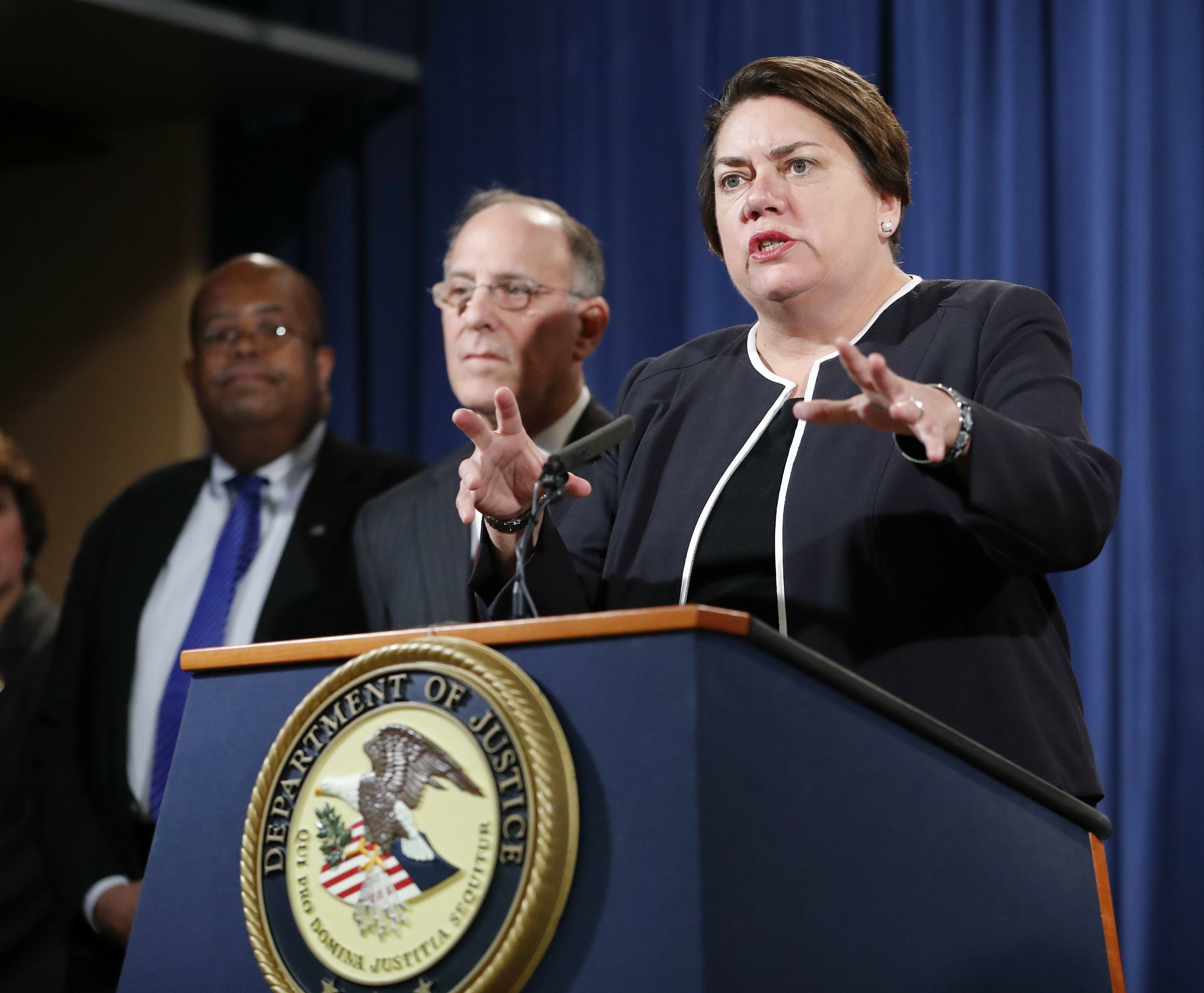 US charges 61 defendants in call center scam based in India